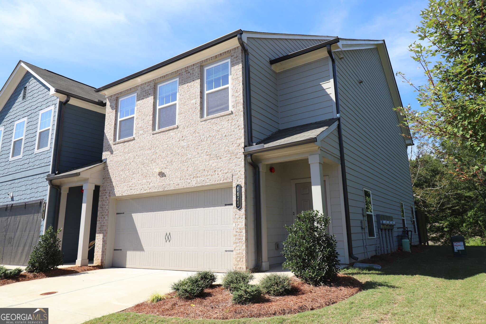 3 bedroom, 2.5 bathroom, 1,800 sq ft townhouse for sale at 6645 Wyndale Drive, Douglasville, GA 30135 — photo 2