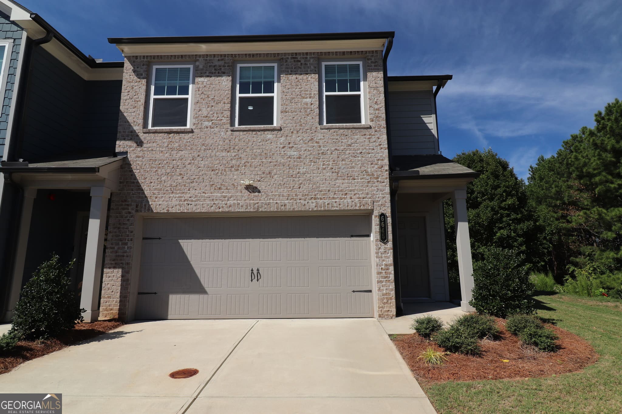 3 bedroom, 2.5 bathroom, 1,800 sq ft townhouse for sale at 6645 Wyndale Drive, Douglasville, GA 30135 — photo 1 of 32