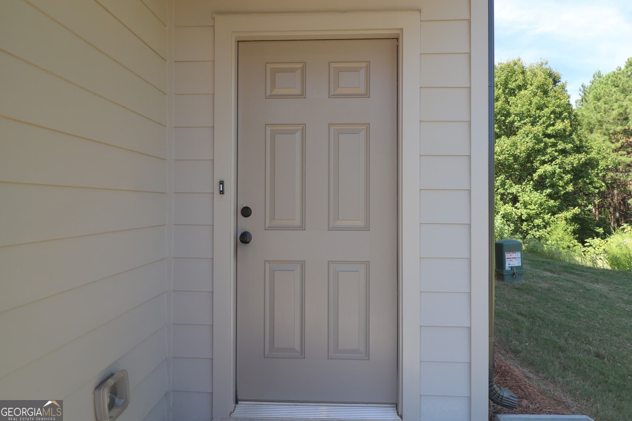 3 bedroom, 2.5 bathroom, 1,800 sq ft townhouse for sale at 6645 Wyndale Drive, Douglasville, GA 30135 — photo 5