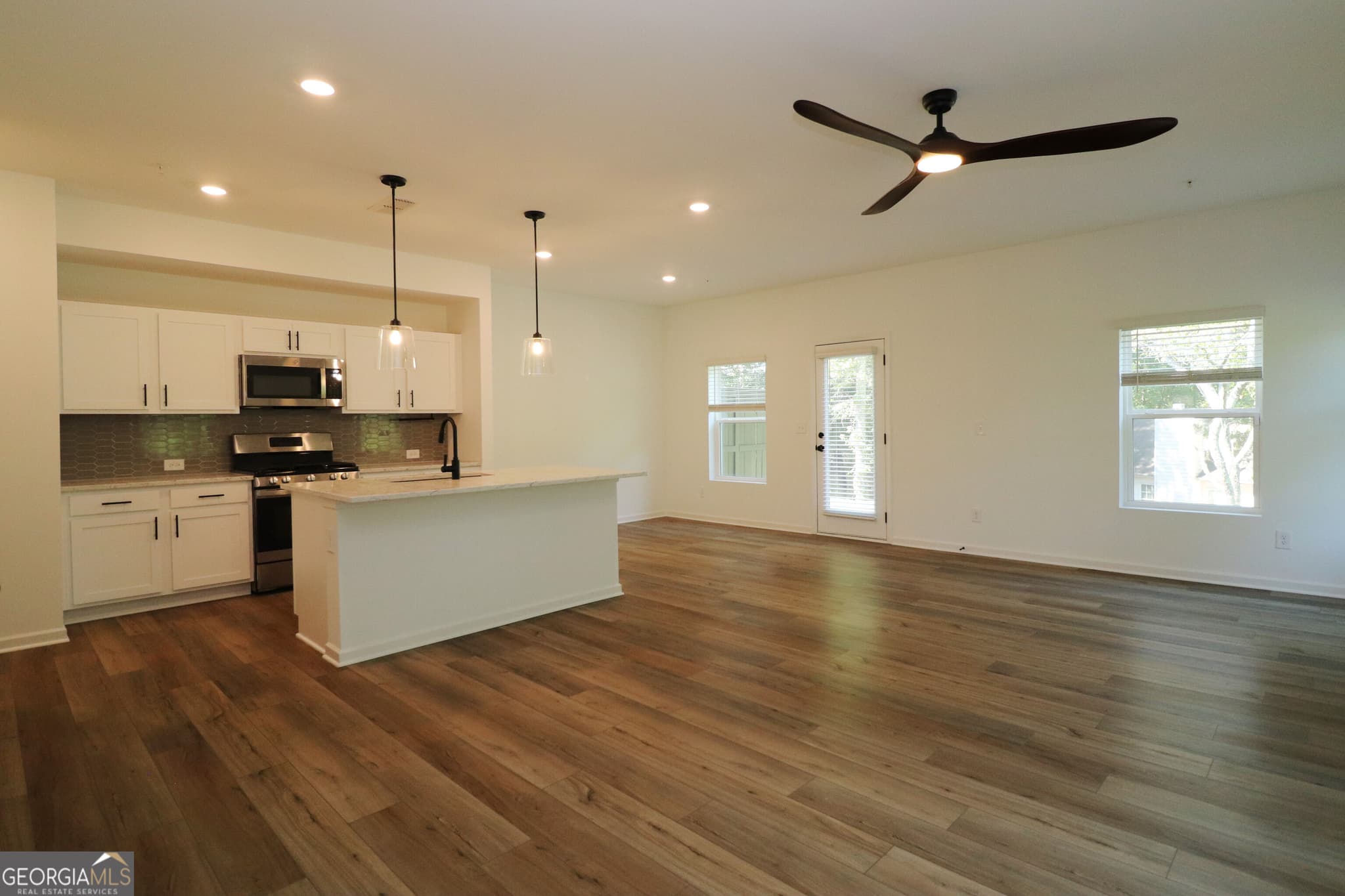 3 bedroom, 2.5 bathroom, 1,800 sq ft townhouse for sale at 6645 Wyndale Drive, Douglasville, GA 30135 — photo 8