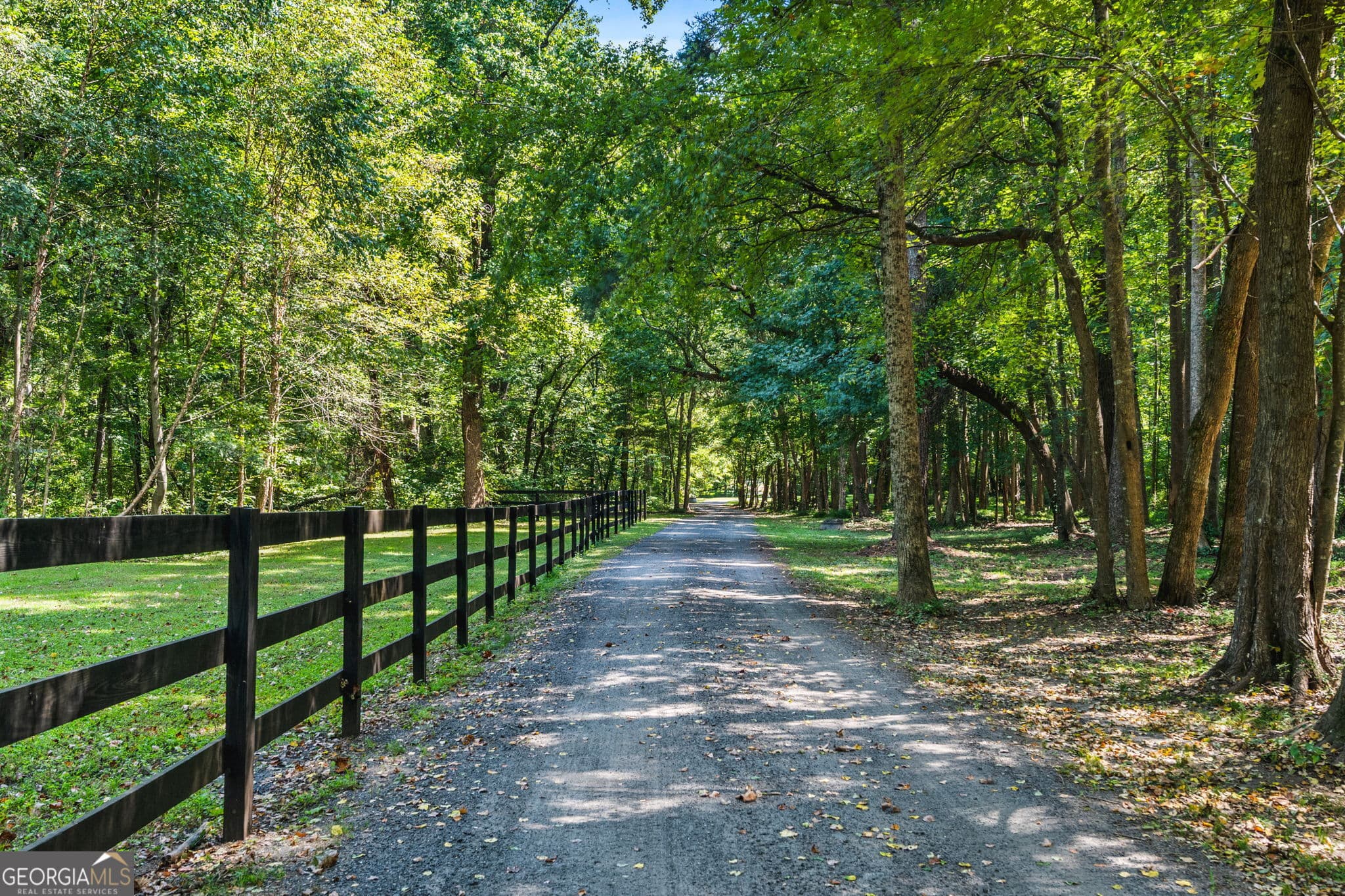 5 bedroom, 4.5 bathroom, 3,754 sq ft single family residence for sale at 1816 Yorkshire Drive, Woodstock, GA 30189 — photo 6