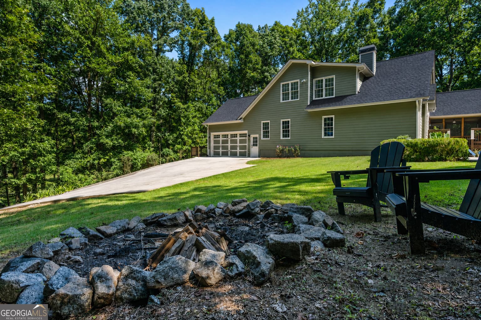 5 bedroom, 4.5 bathroom, 3,754 sq ft single family residence for sale at 1816 Yorkshire Drive, Woodstock, GA 30189 — photo 3