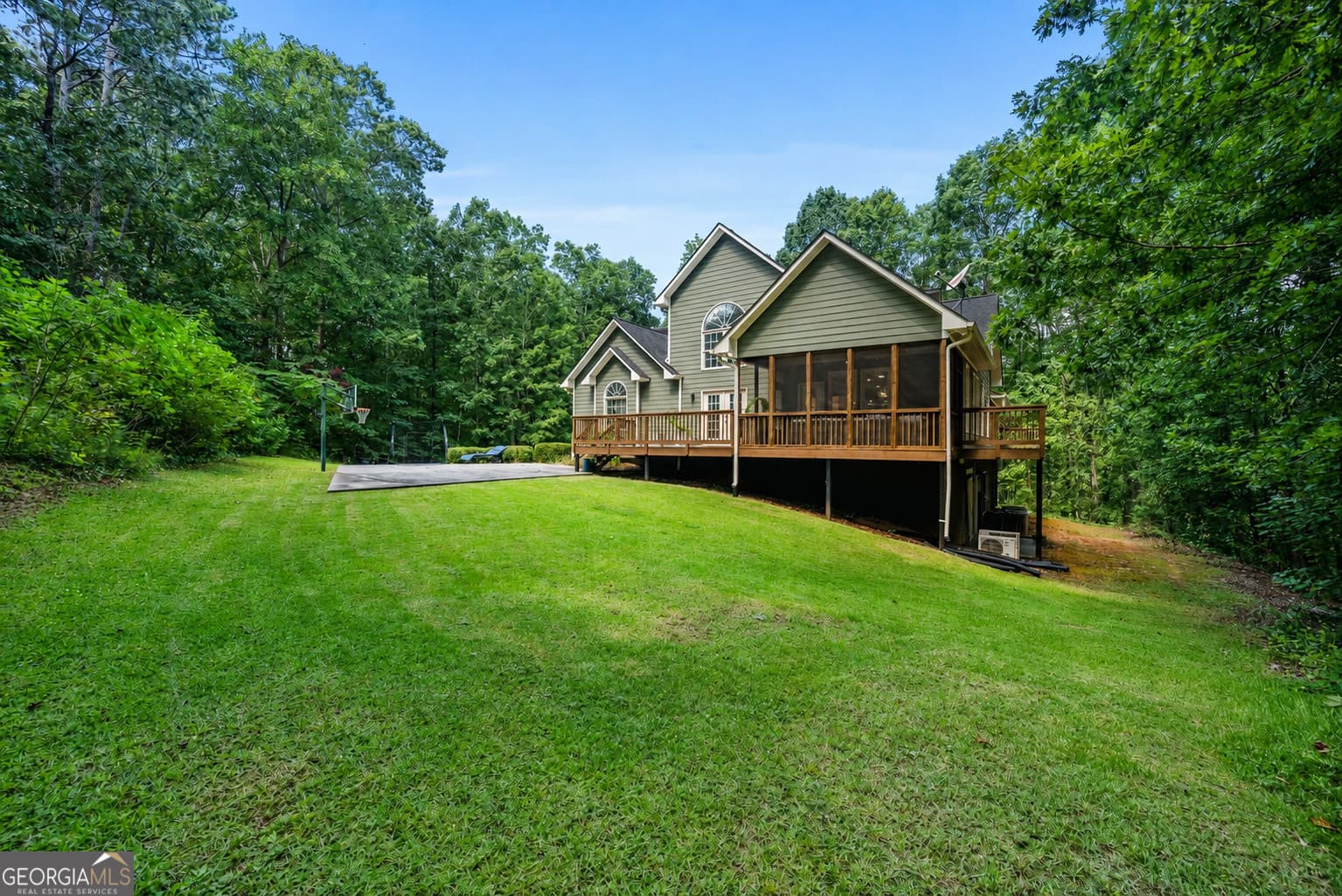 5 bedroom, 4.5 bathroom, 3,754 sq ft single family residence for sale at 1816 Yorkshire Drive, Woodstock, GA 30189 — photo 4