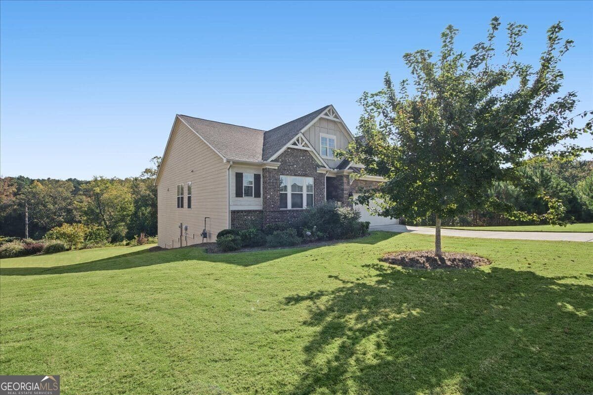 3 bedroom, 2 bathroom, 1,914 sq ft single family residence for sale at 5810 Stellata Circle, Cumming, GA 30028 — photo 2