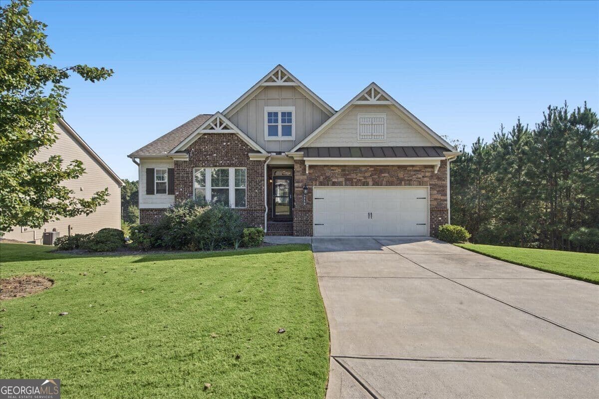 3 bedroom, 2 bathroom, 1,914 sq ft single family residence for sale at 5810 Stellata Circle, Cumming, GA 30028 — photo 3
