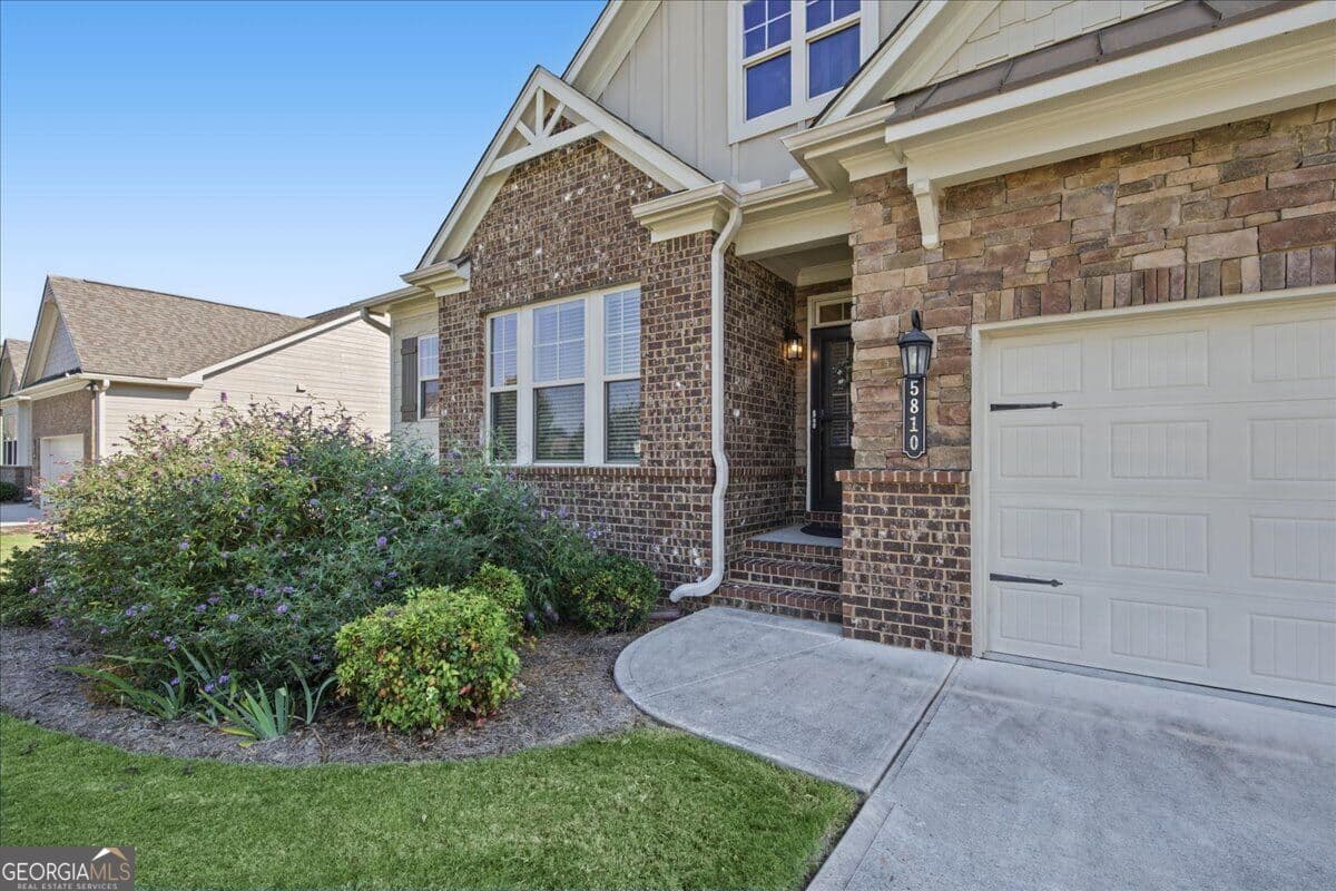 3 bedroom, 2 bathroom, 1,914 sq ft single family residence for sale at 5810 Stellata Circle, Cumming, GA 30028 — photo 5