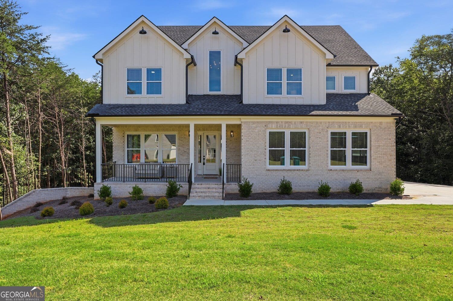 4 bedroom, 4.5 bathroom, 5,246 sq ft single family residence for sale at 418 Beachwood Drive, Cornelia, GA 30531 — photo 3