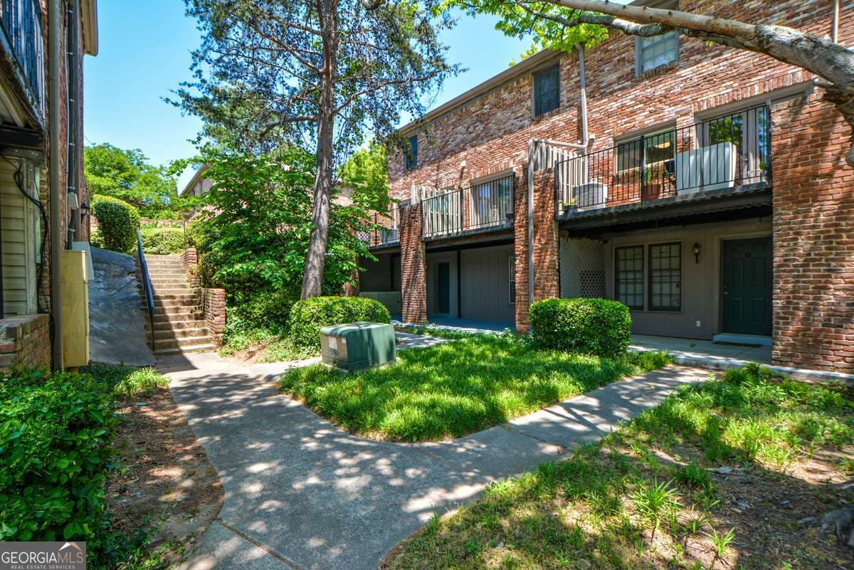1 bedroom, 1 bathroom, 768 sq ft condominium for sale at 3113 Colonial Way M, Atlanta, GA 30341
