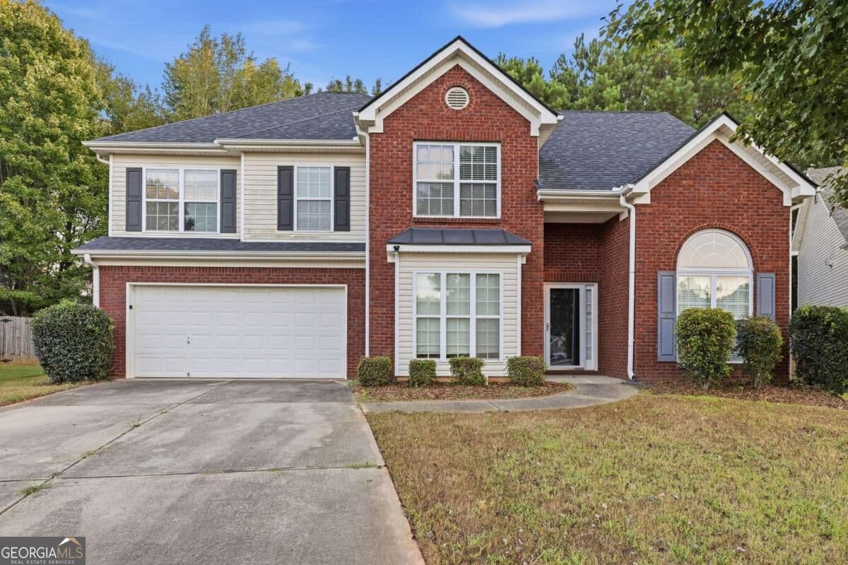 4 bedroom, 2.5 bathroom, 2,447 sq ft single family residence for sale at 2725 Marisol Way, Mcdonough, GA 30253 — photo 2