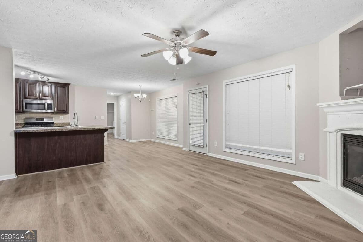 4 bedroom, 2.5 bathroom, 2,447 sq ft single family residence for sale at 2725 Marisol Way, Mcdonough, GA 30253 — photo 9