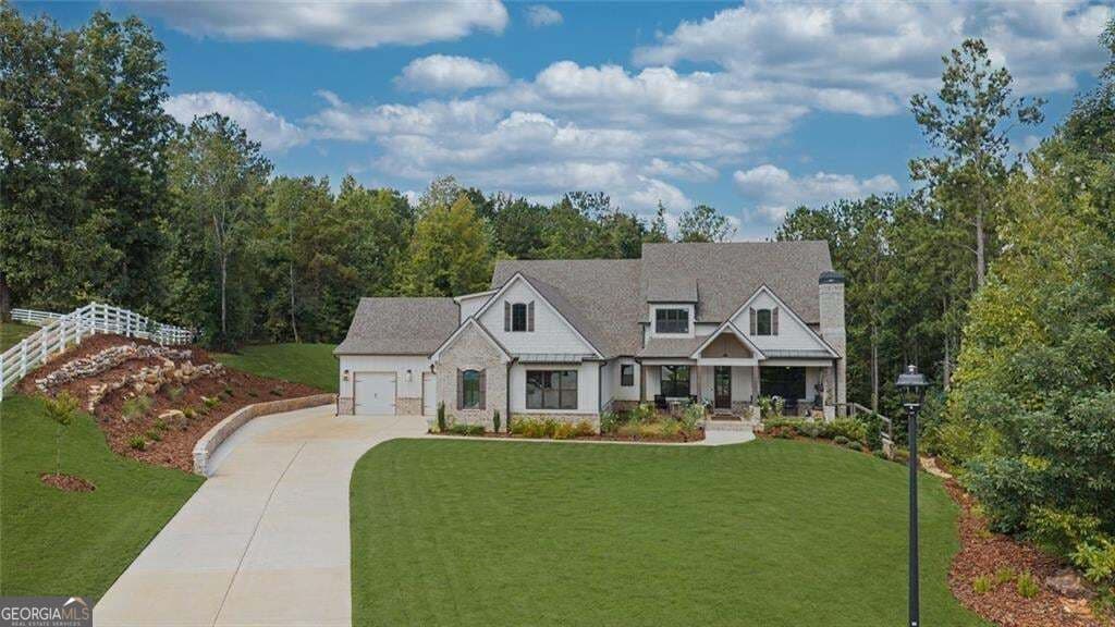 4 bedroom, 3.5 bathroom, 3,791 sq ft single family residence for sale at 220 Preakness Way, Forsyth, GA 31029 — photo 4