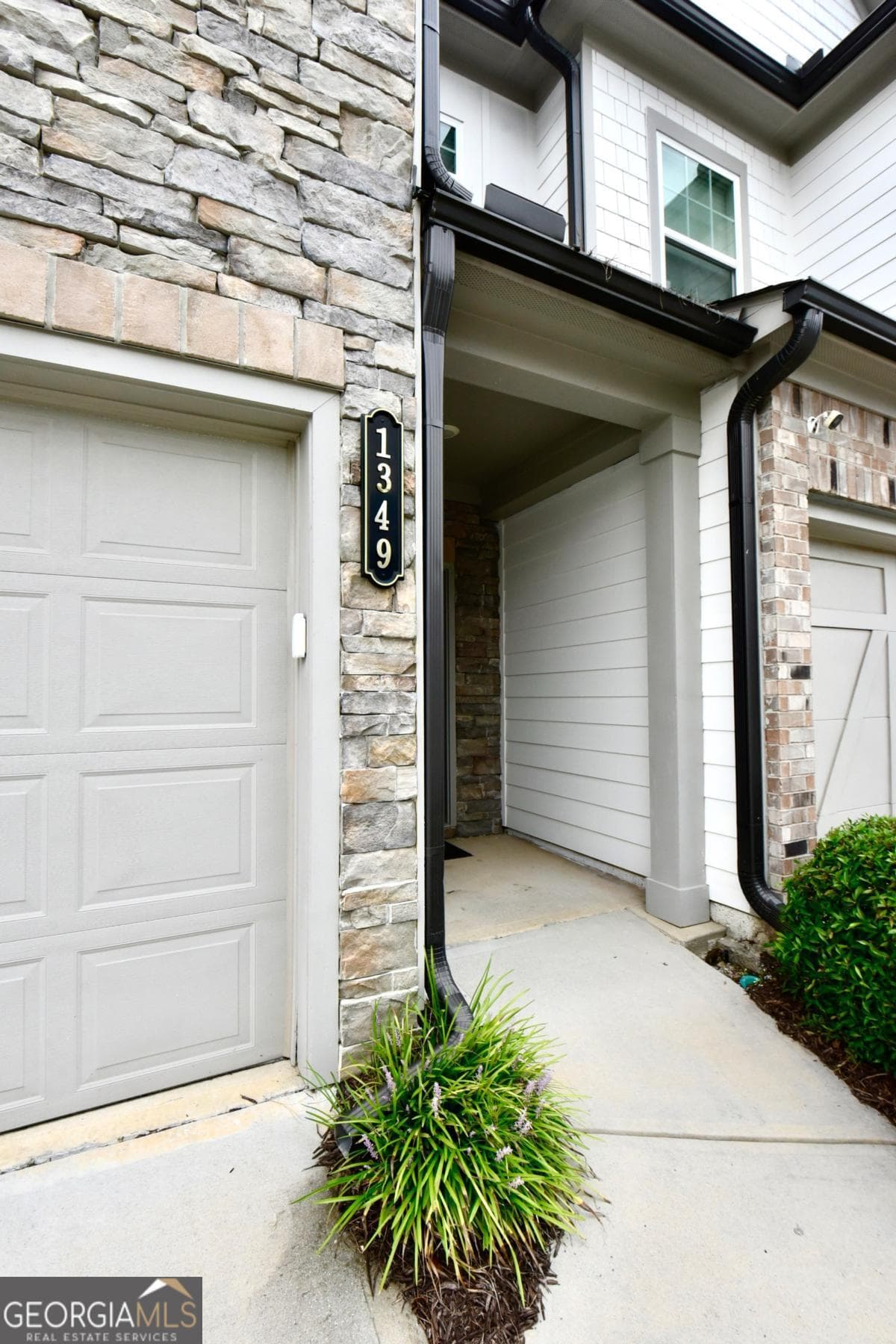 3 bedroom, 2.5 bathroom, 1,796 sq ft townhouse for sale at 1349 Cooper Springs Road, Grayson, GA 30017 — photo 2
