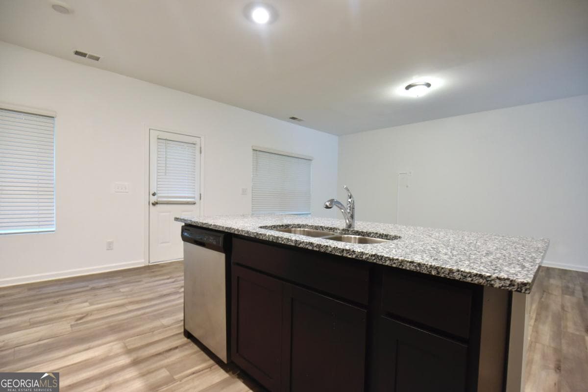 3 bedroom, 2.5 bathroom, 1,796 sq ft townhouse for sale at 1349 Cooper Springs Road, Grayson, GA 30017 — photo 6