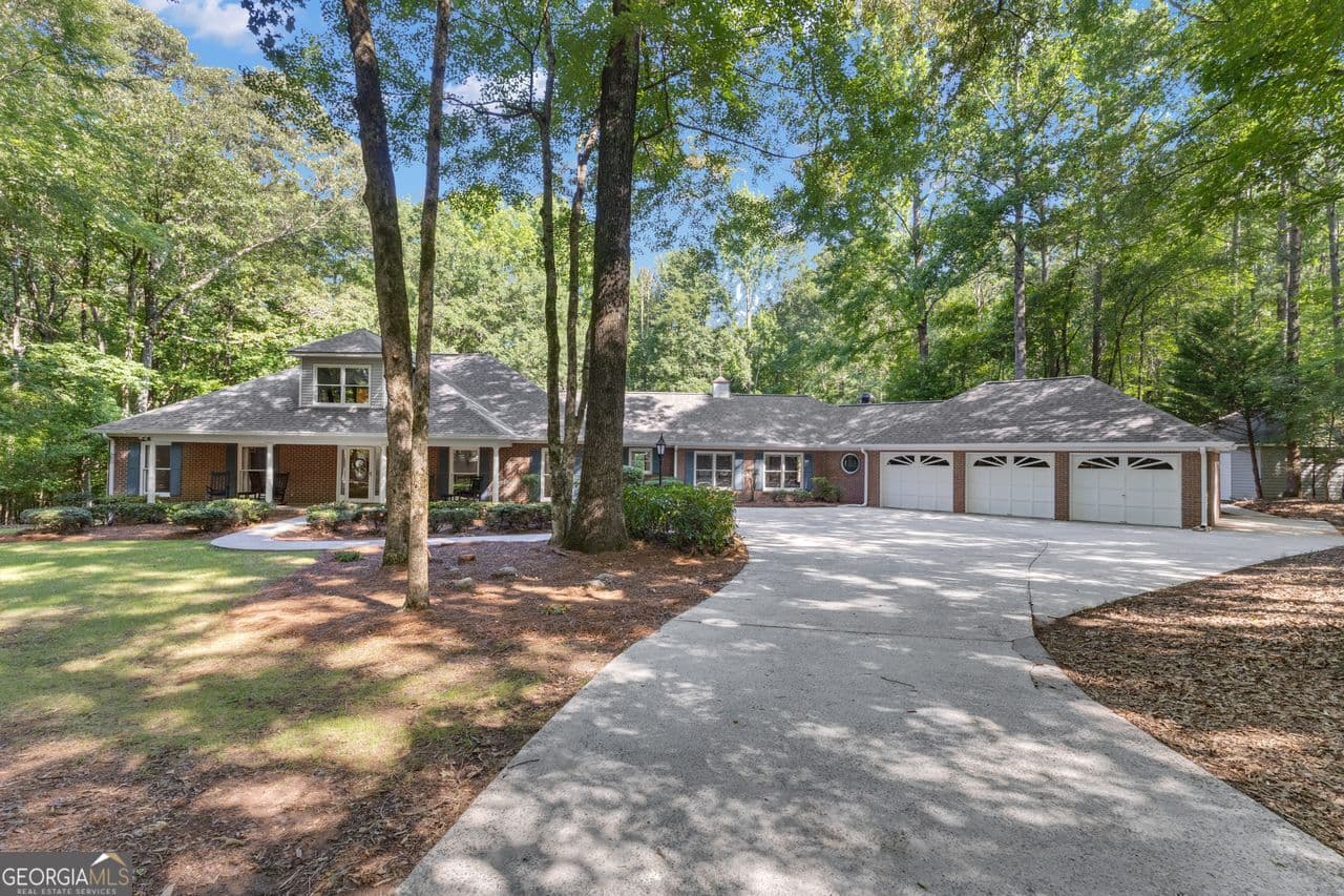 3 bedroom, 3 bathroom, 3,775 sq ft single family residence sold at 120 Ellenwood Court, Fayetteville, GA 30215