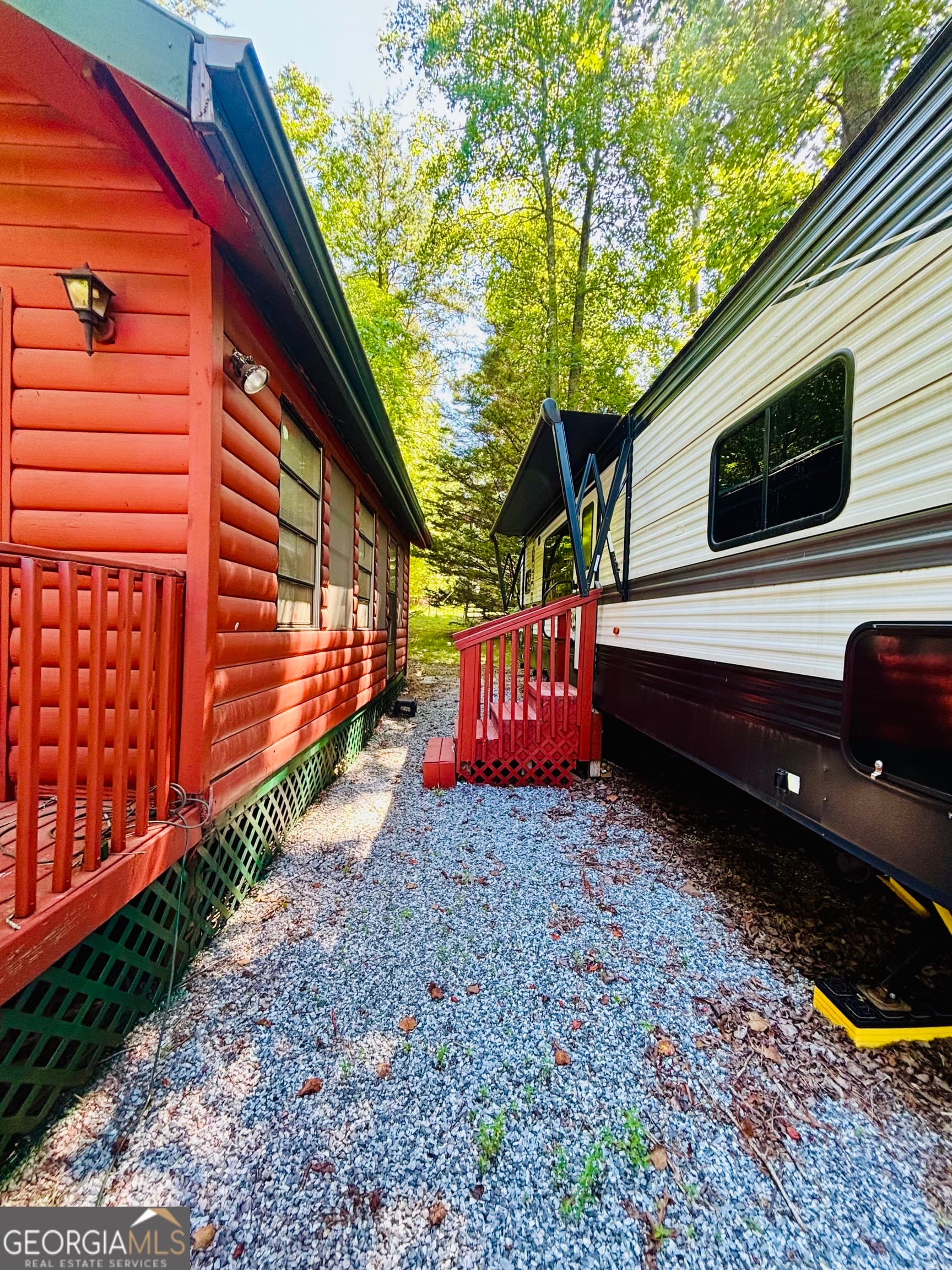 1 bedroom, 2 bathroom cabin,single family residence for sale at 95 Hill Crest Court, Cleveland, GA 30528 — photo 4