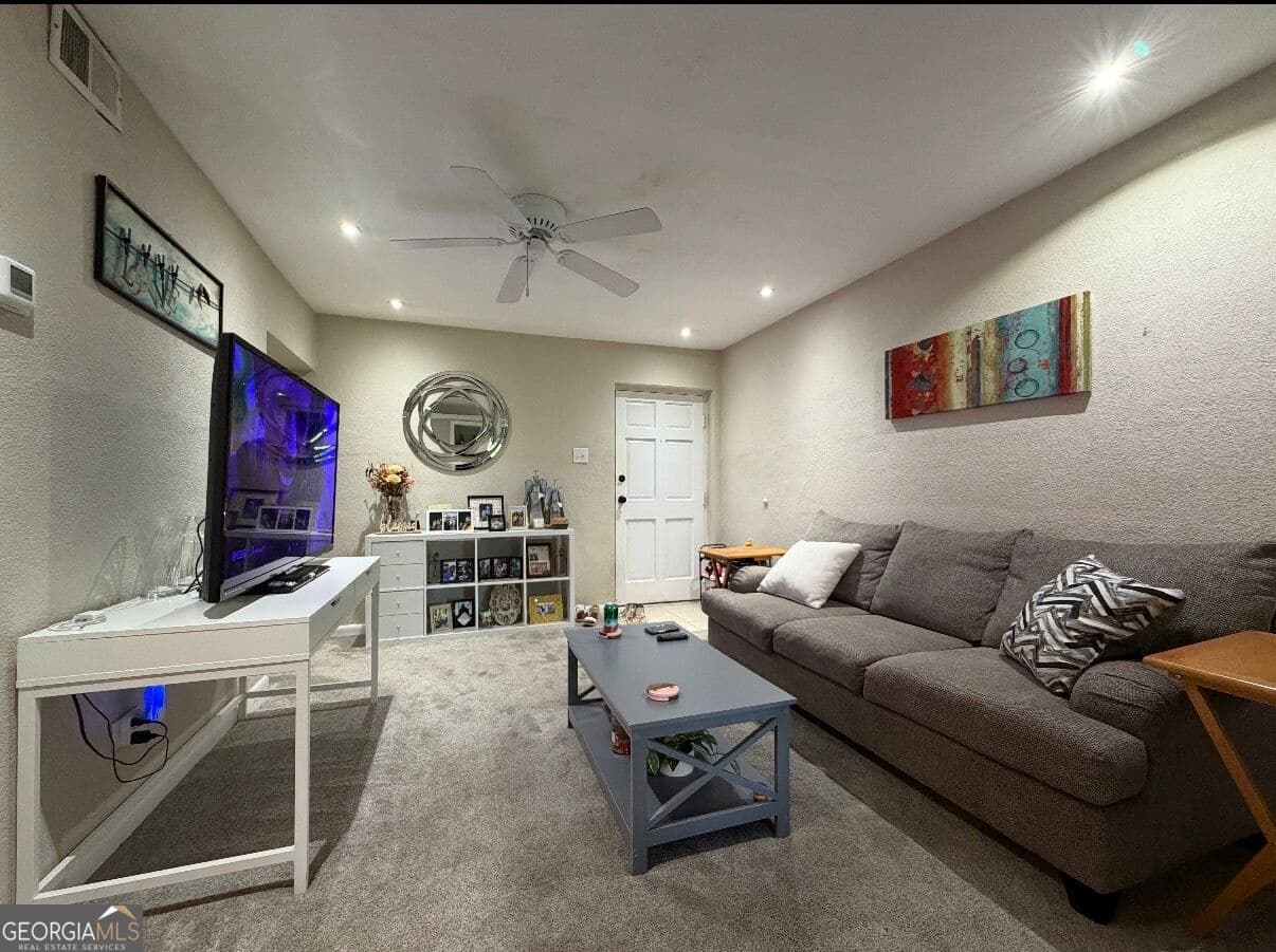 2 bedroom, 1 bathroom, 795 sq ft condominium for sale at 250 Little Street D102, Athens, GA 30605 — photo 5