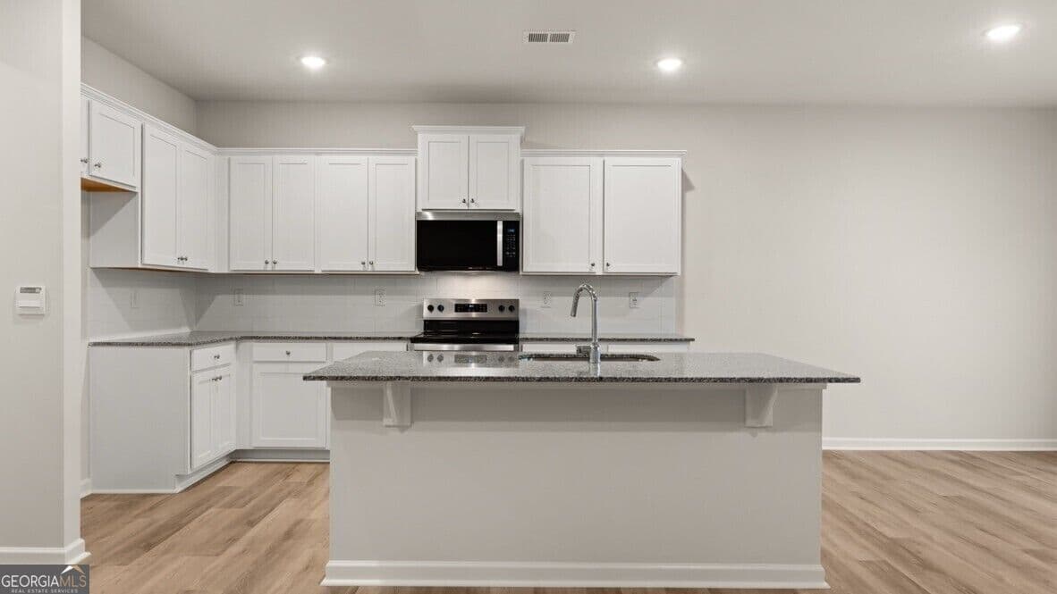 3 bedroom, 2.5 bathroom, 1,857 sq ft townhouse for sale at 2362 Carlton Parkway, Douglasville, GA 30135 — photo 6