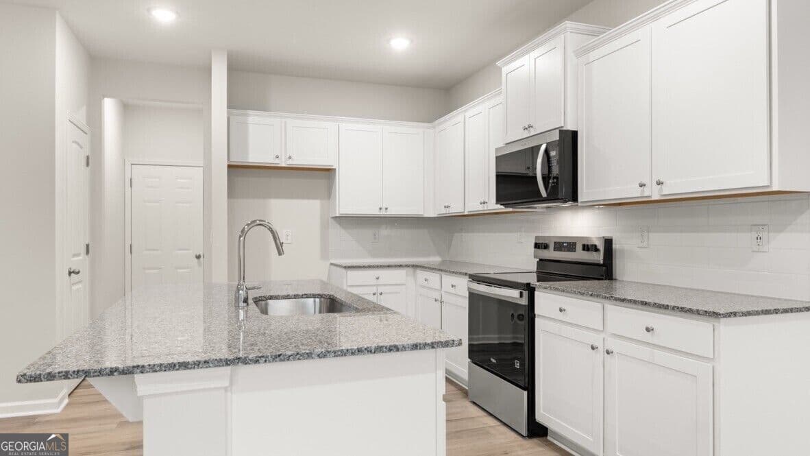 3 bedroom, 2.5 bathroom, 1,857 sq ft townhouse for sale at 2362 Carlton Parkway, Douglasville, GA 30135 — photo 8