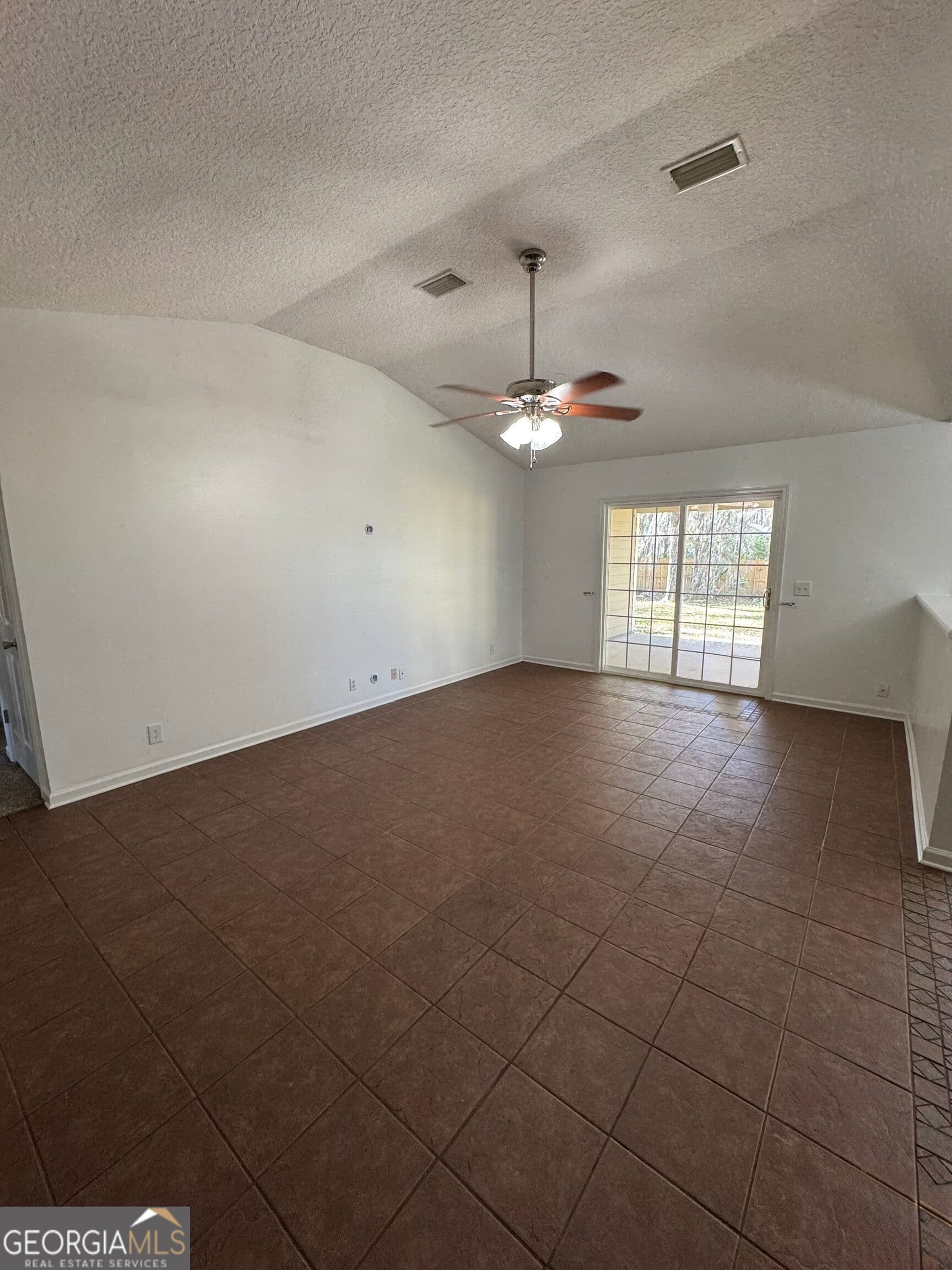 3 bedroom, 2 bathroom, 1,530 sq ft single family residence for rent at 206 Acacia Drive, Kingsland, GA 31548 for $1,995 a month — photo 2
