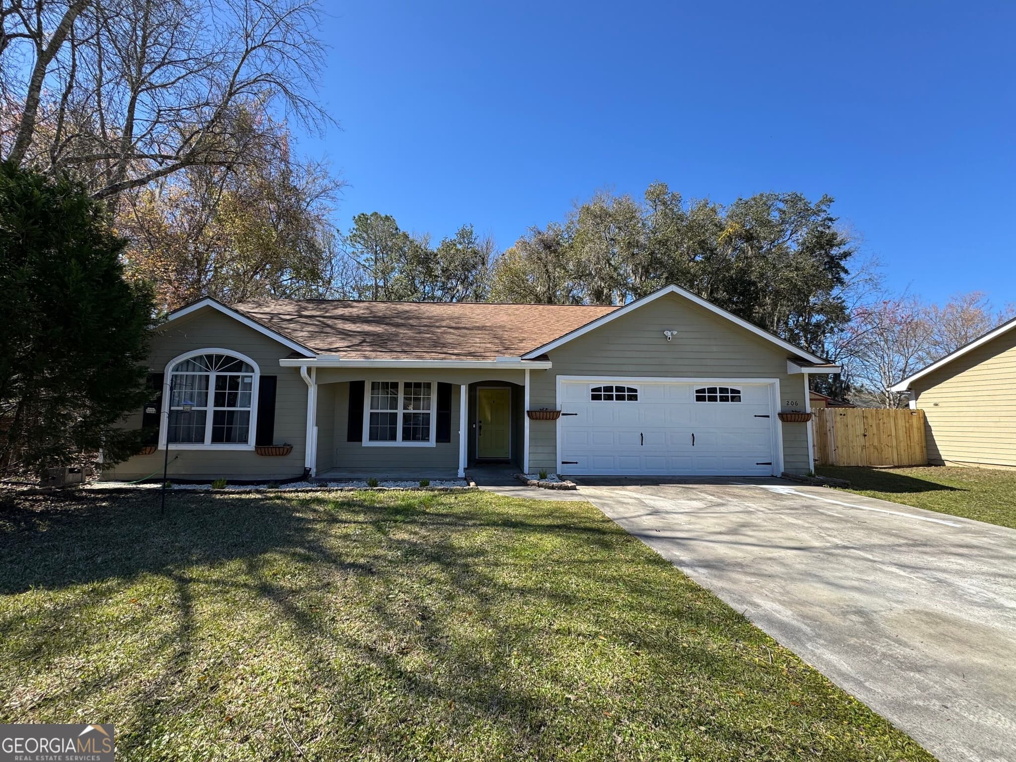3 bedroom, 2 bathroom, 1,530 sq ft single family residence for rent at 206 Acacia Drive, Kingsland, GA 31548 for $1,995 a month