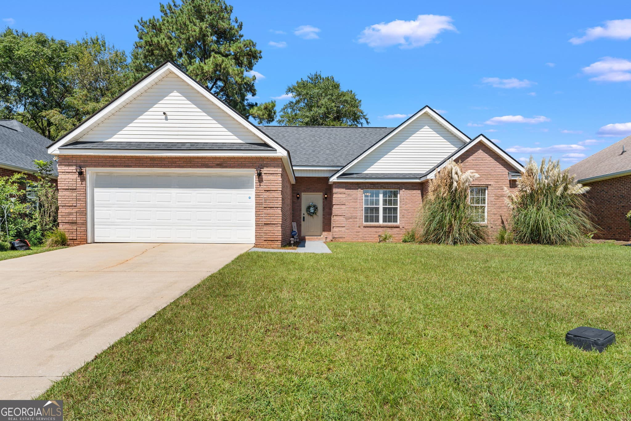 3 bedroom, 2 bathroom, 1,326 sq ft single family residence for sale at 323 Links View Drive, Bonaire, GA 31005 — photo 2