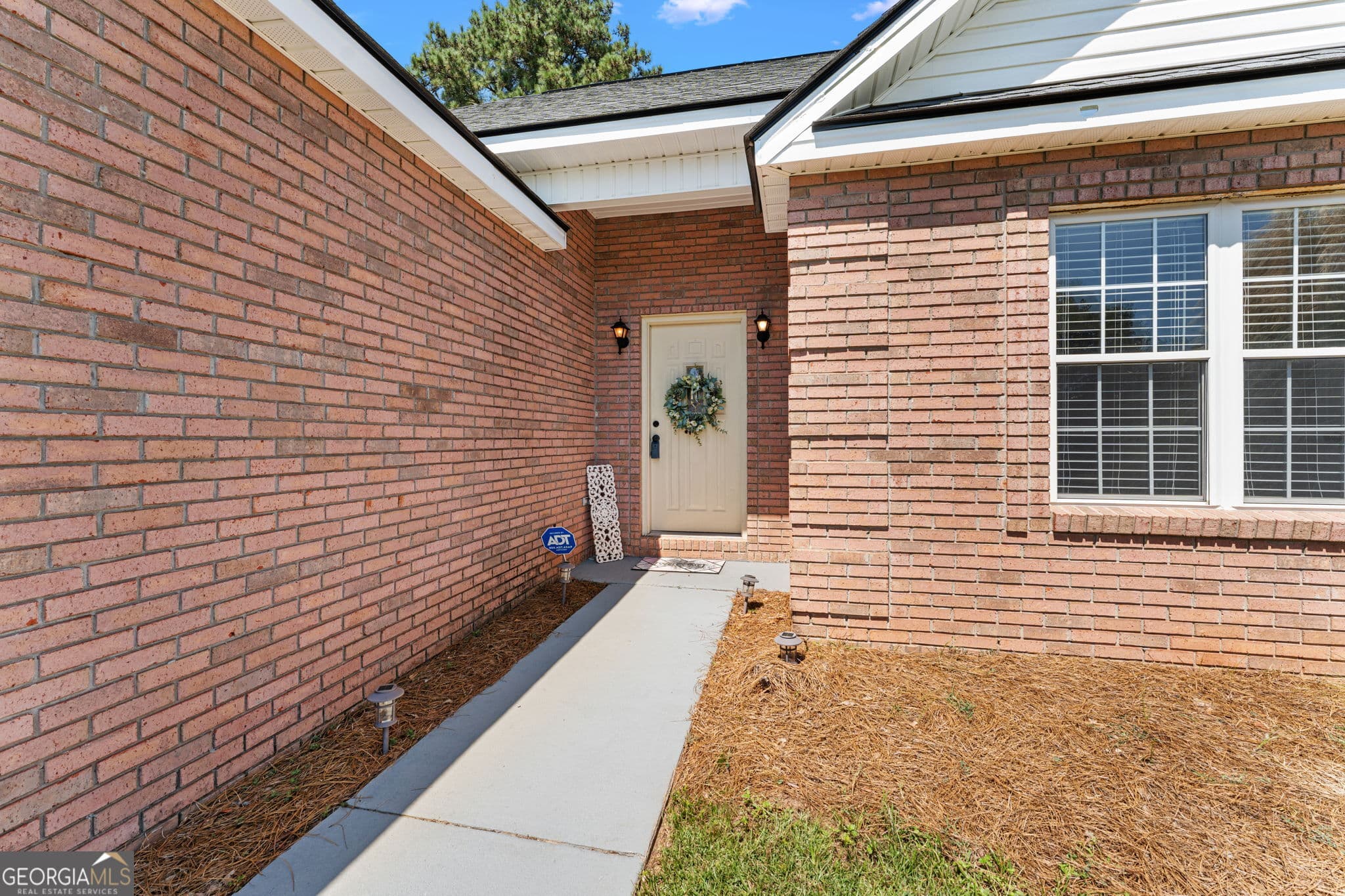 3 bedroom, 2 bathroom, 1,326 sq ft single family residence for sale at 323 Links View Drive, Bonaire, GA 31005 — photo 6