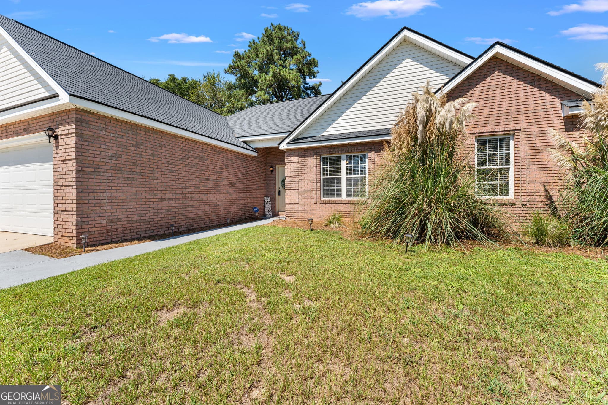 3 bedroom, 2 bathroom, 1,326 sq ft single family residence for sale at 323 Links View Drive, Bonaire, GA 31005 — photo 5