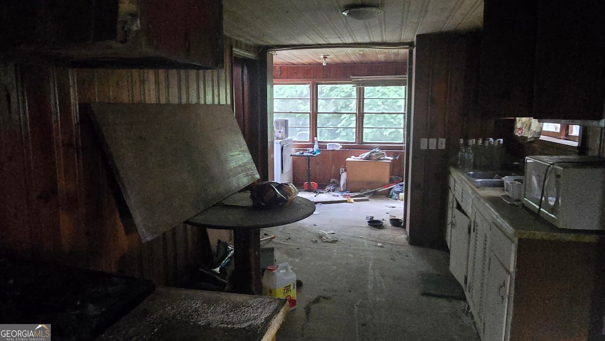 4 bedroom, 2 bathroom, 2,326 sq ft single family residence for sale at 6800 Old National Highway, South Fulton, GA 30349 — photo 6