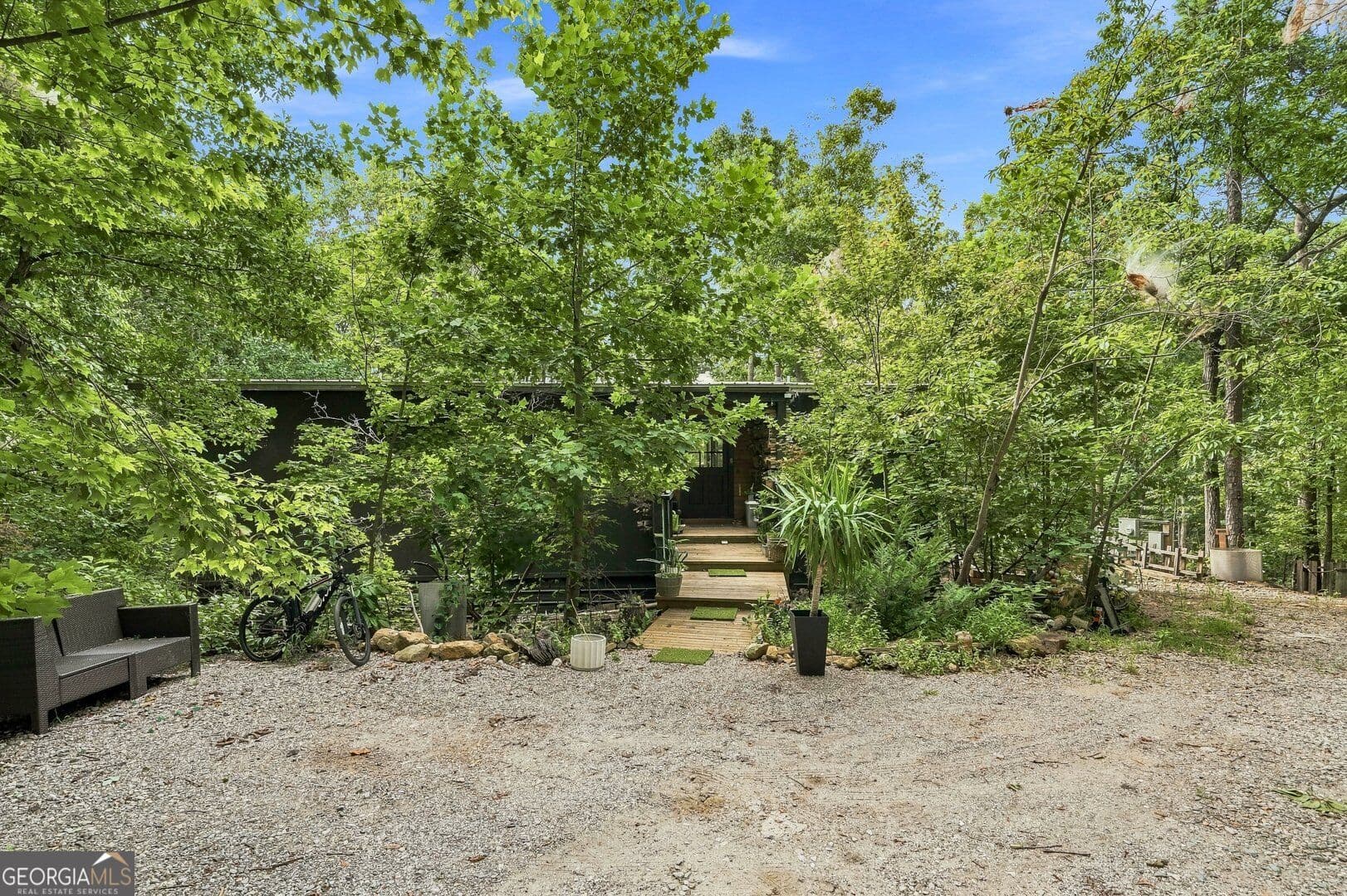 2 bedroom, 2 bathroom, 1,344 sq ft cabin,single family residence for sale at 93 Shady Lane, Cleveland, GA 30528 — photo 2