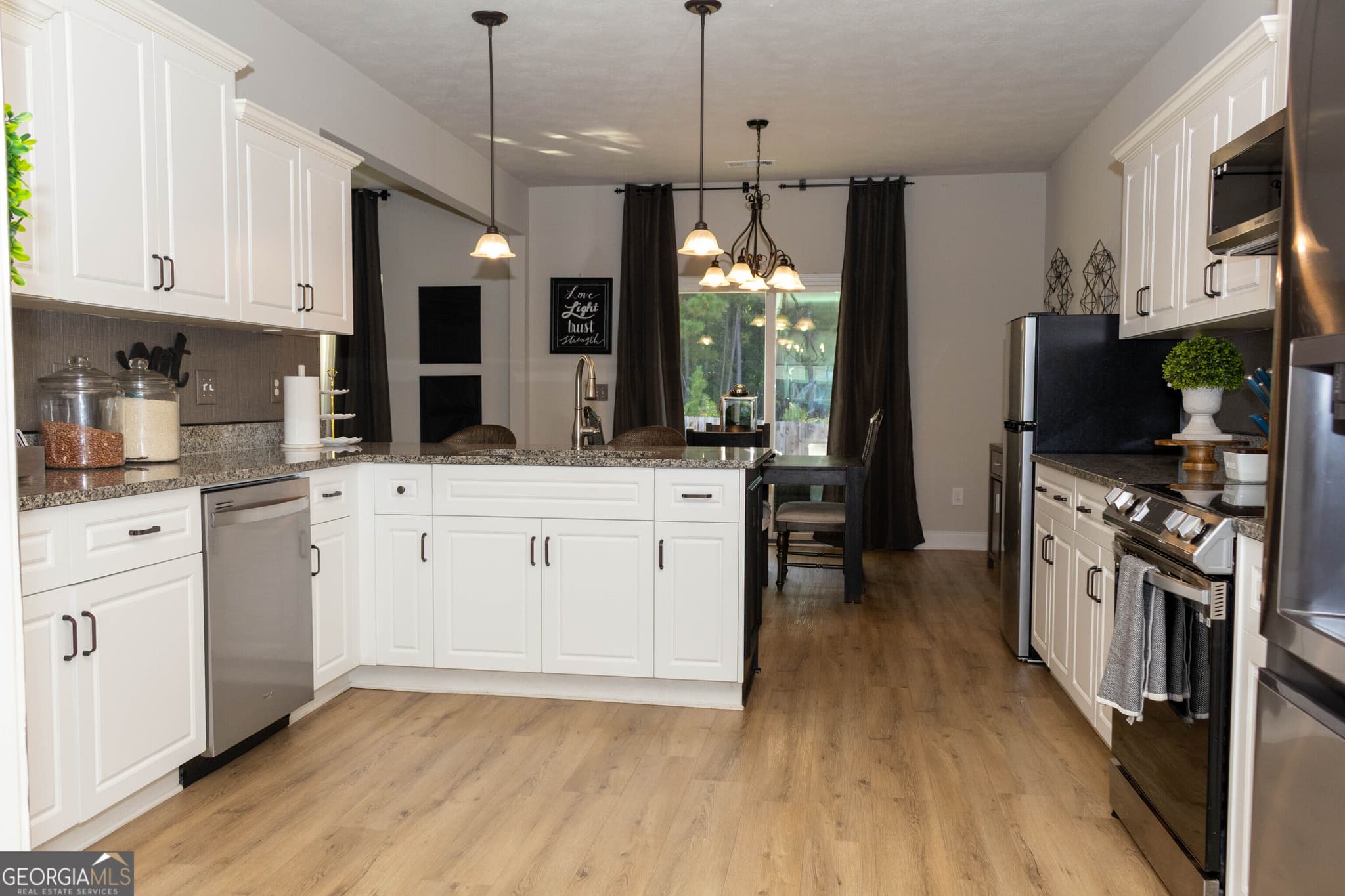 5 bedroom, 3 bathroom, 3,073 sq ft single family residence for sale at 713 Sweetgrass Circle, Harlem, GA 30814 — photo 3