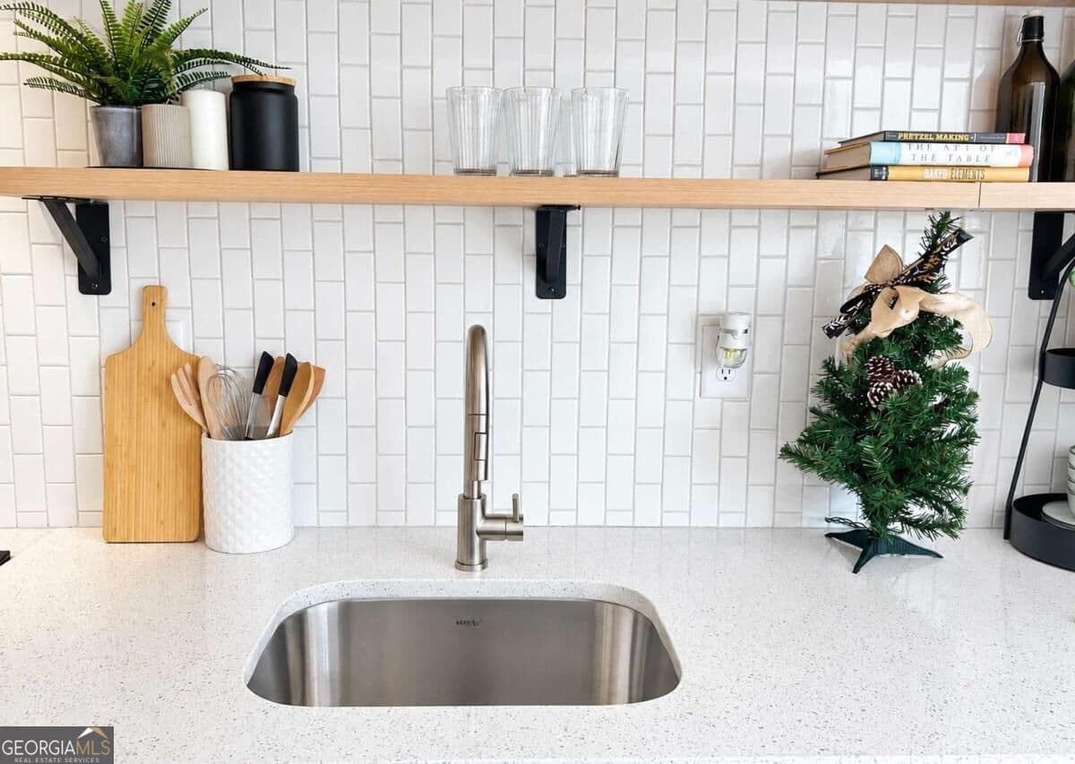 1 bedroom, 1 bathroom, 496 sq ft condominium for sale at 1805 Harvard Avenue 306, College Park, GA 30337 — photo 6