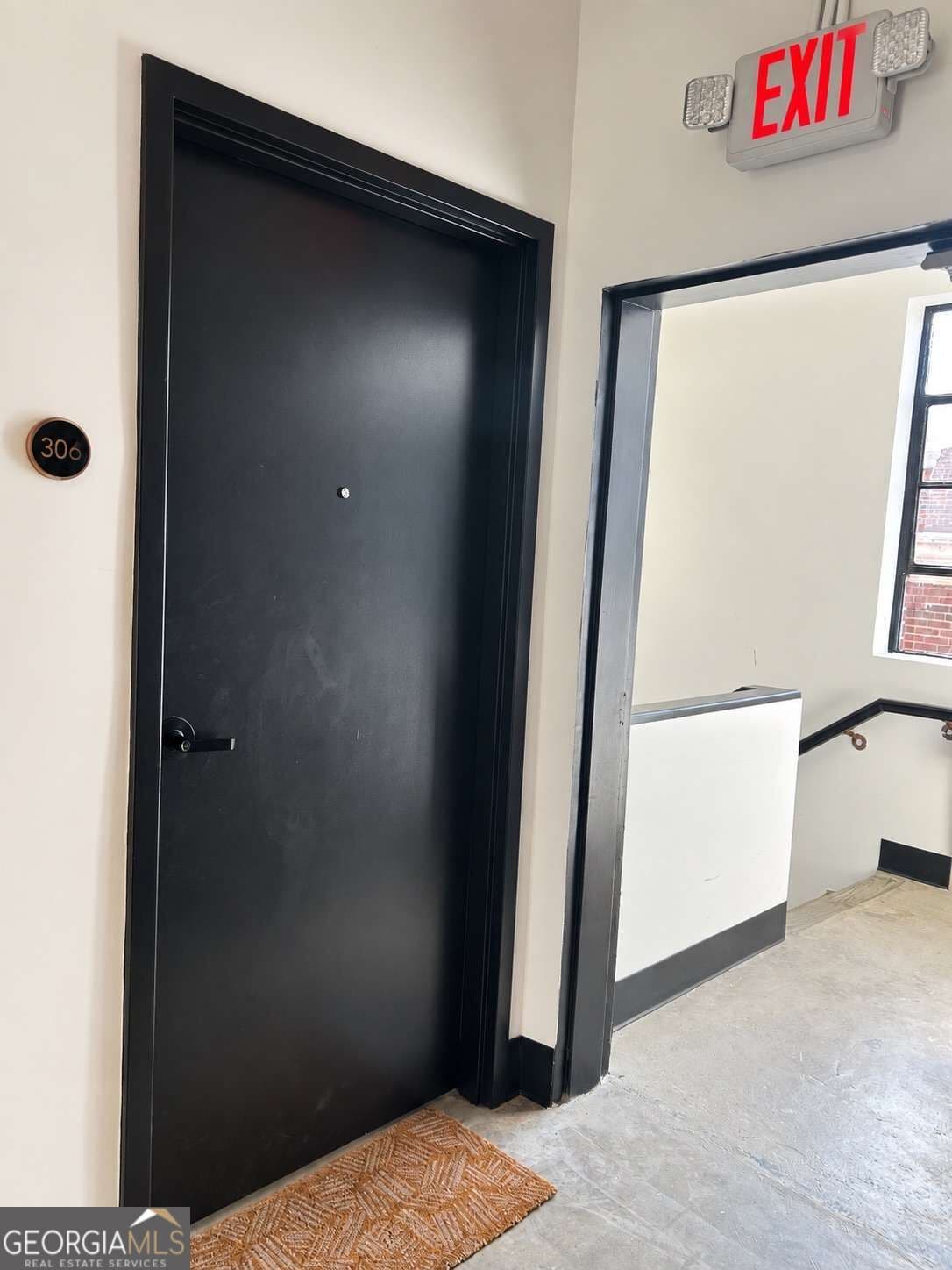 1 bedroom, 1 bathroom, 496 sq ft condominium for sale at 1805 Harvard Avenue 306, College Park, GA 30337 — photo 3
