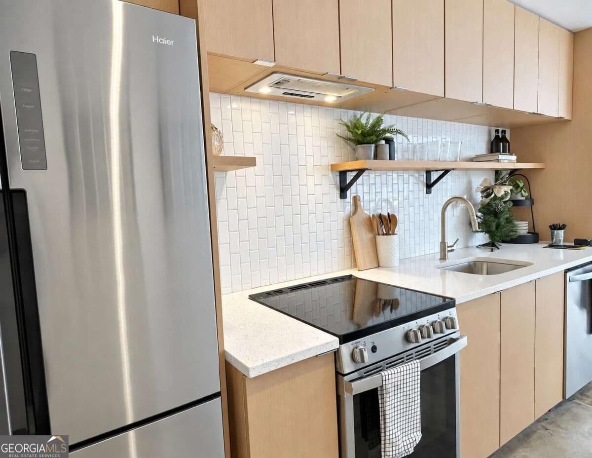 1 bedroom, 1 bathroom, 496 sq ft condominium for sale at 1805 Harvard Avenue 306, College Park, GA 30337 — photo 4