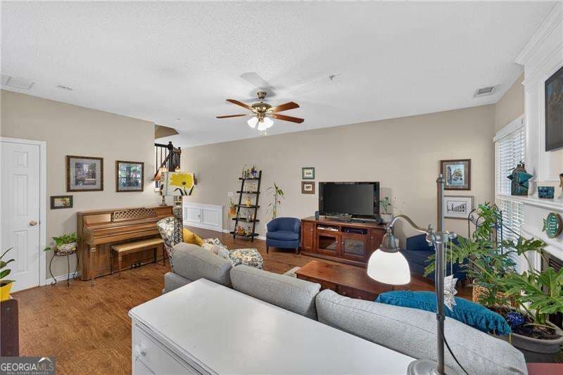 3 bedroom, 2.5 bathroom, 1,776 sq ft townhouse for sale at 151 Regent Place, Woodstock, GA 30188 — photo 5