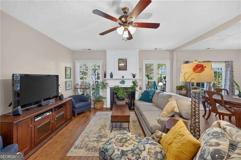 3 bedroom, 2.5 bathroom, 1,776 sq ft townhouse for sale at 151 Regent Place, Woodstock, GA 30188 — photo 4