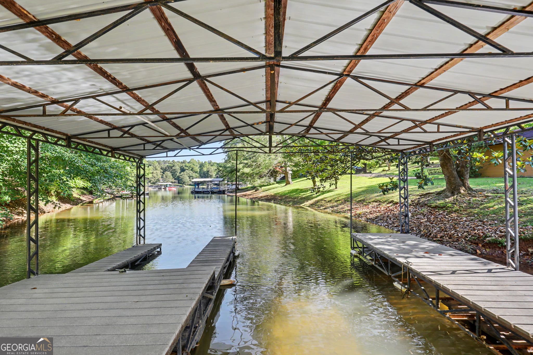 3 bedroom, 3 bathroom, 2,592 sq ft single family residence for sale at 1105 Henson Drive, Hiawassee, GA 30546 — photo 2