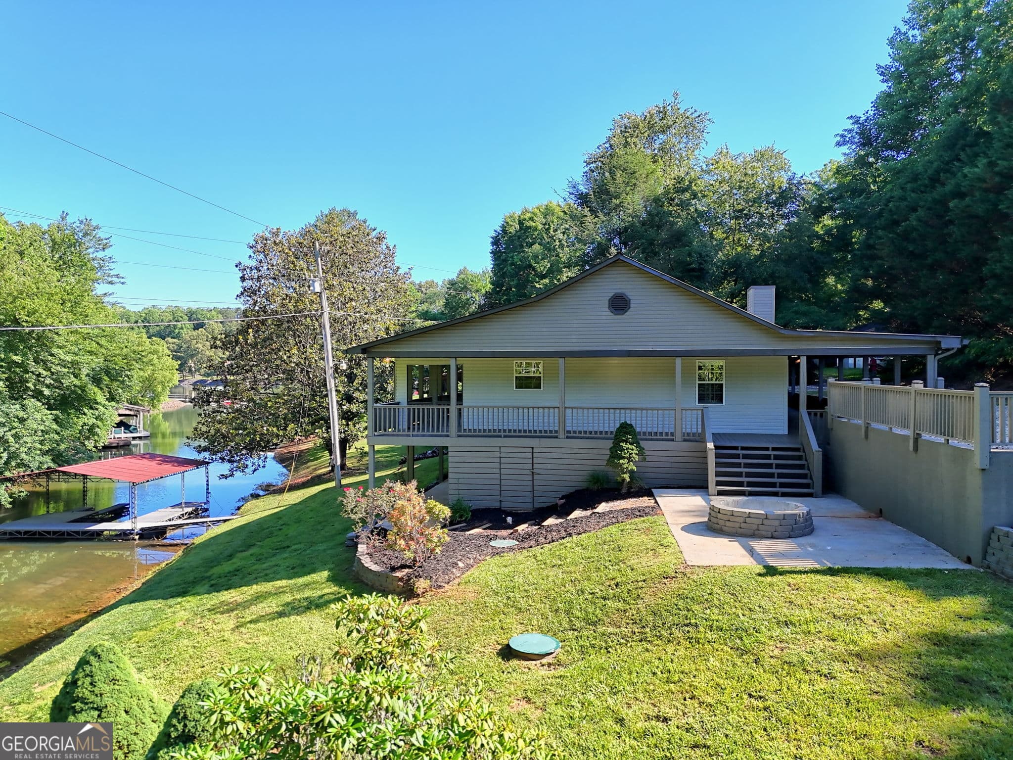 3 bedroom, 3 bathroom, 2,592 sq ft single family residence for sale at 1105 Henson Drive, Hiawassee, GA 30546