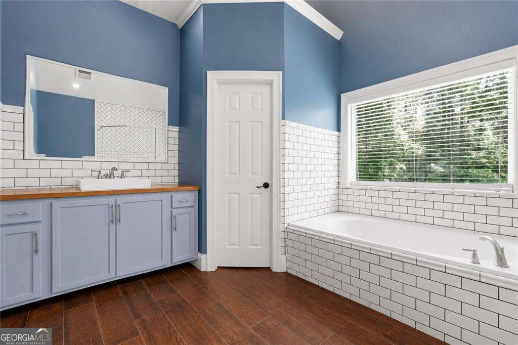 5 bedroom, 3.5 bathroom, 5,404 sq ft single family residence for sale at 12 N Alexander Creek Road, Newnan, GA 30263 — photo 9