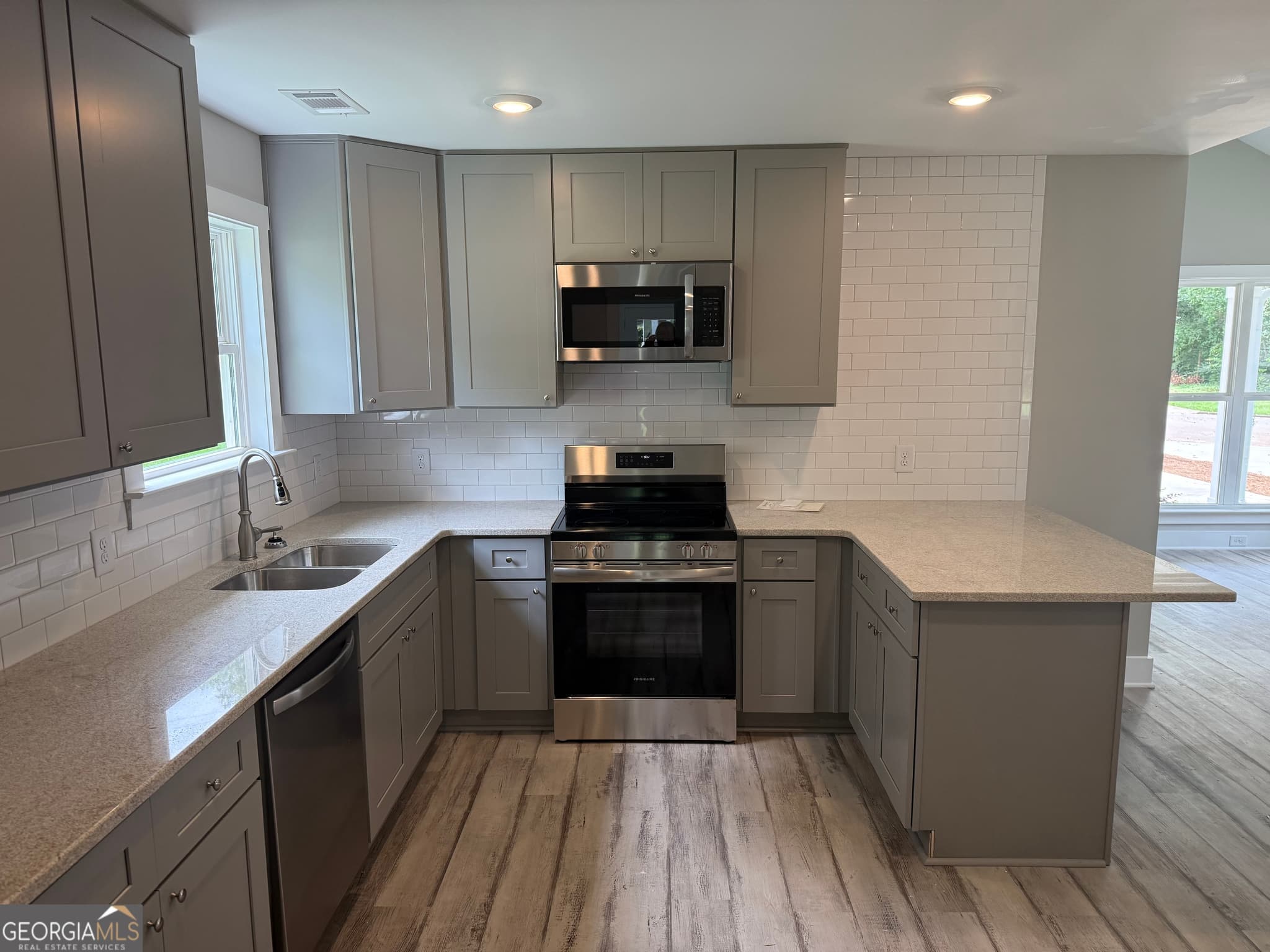 2 bedroom, 2 bathroom, 862 sq ft single family residence for sale at 900 N Parkway, Lagrange, GA 30240 — photo 7