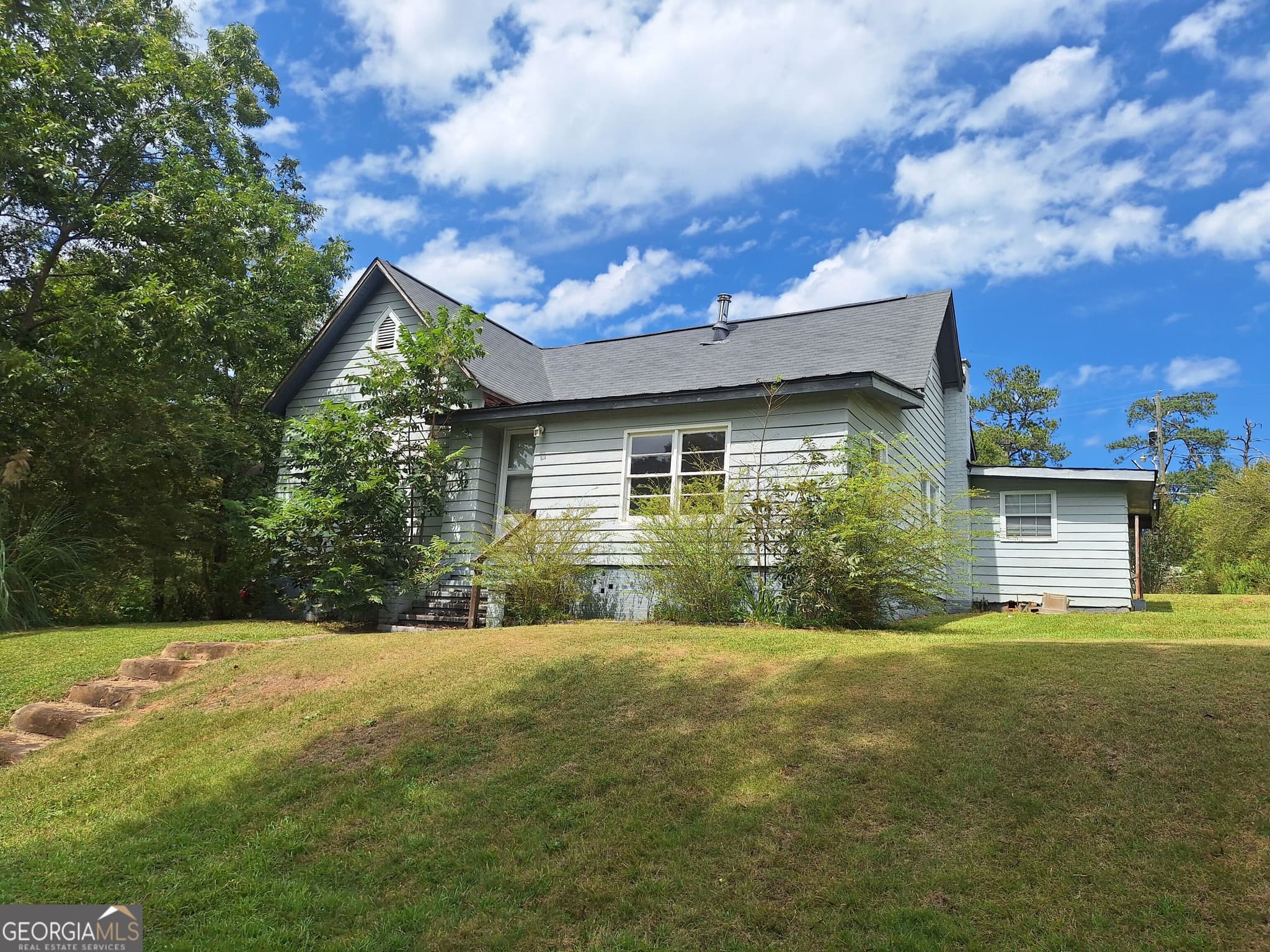 2 bedroom, 1 bathroom, 1,574 sq ft single family residence for sale at 102 Glenn Street, Valley, AL 36854 — photo 2
