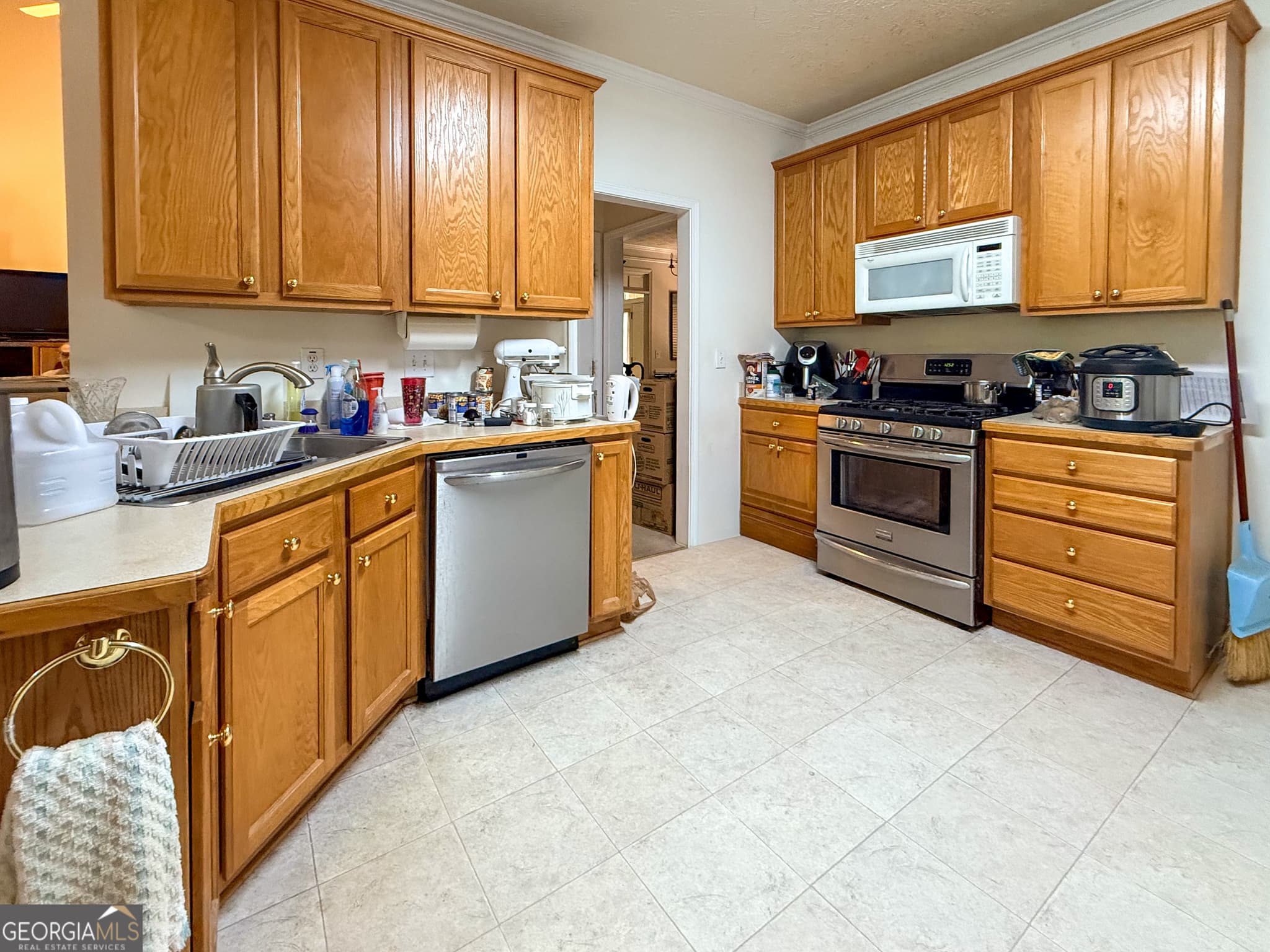 4 bedroom, 2.5 bathroom, 3,838 sq ft single family residence for sale at 1020 Bench Mark Drive, Mcdonough, GA 30252 — photo 3