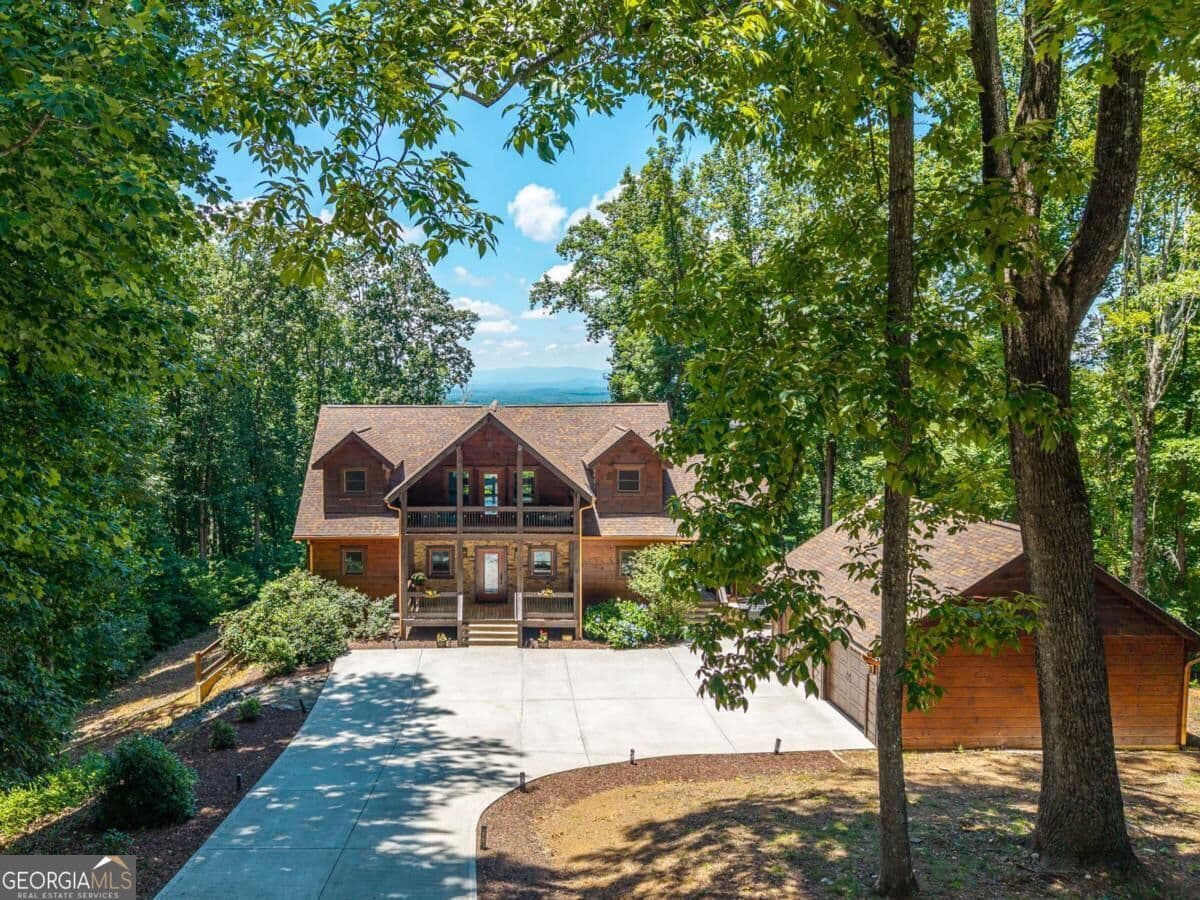 4 bedroom, 5 bathroom, 4,816 sq ft cabin,single family residence for sale at 1252 Mountainside Parkway, Ellijay, GA 30536 — photo 2