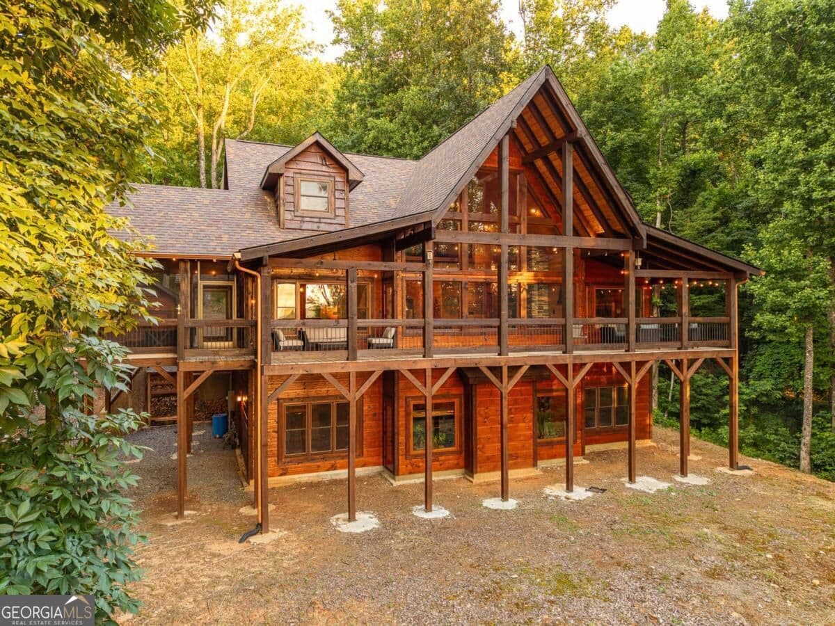 4 bedroom, 5 bathroom, 4,816 sq ft cabin,single family residence for sale at 1252 Mountainside Parkway, Ellijay, GA 30536 — photo 6