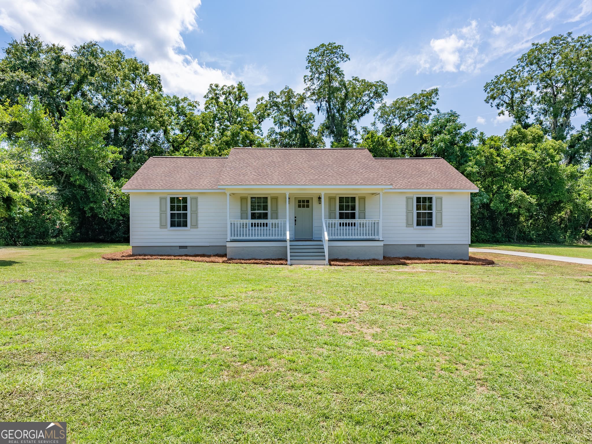 3 bedroom, 2 bathroom, 1,356 sq ft single family residence sold at 1130 Tanner Circle, Blackshear, GA 31516