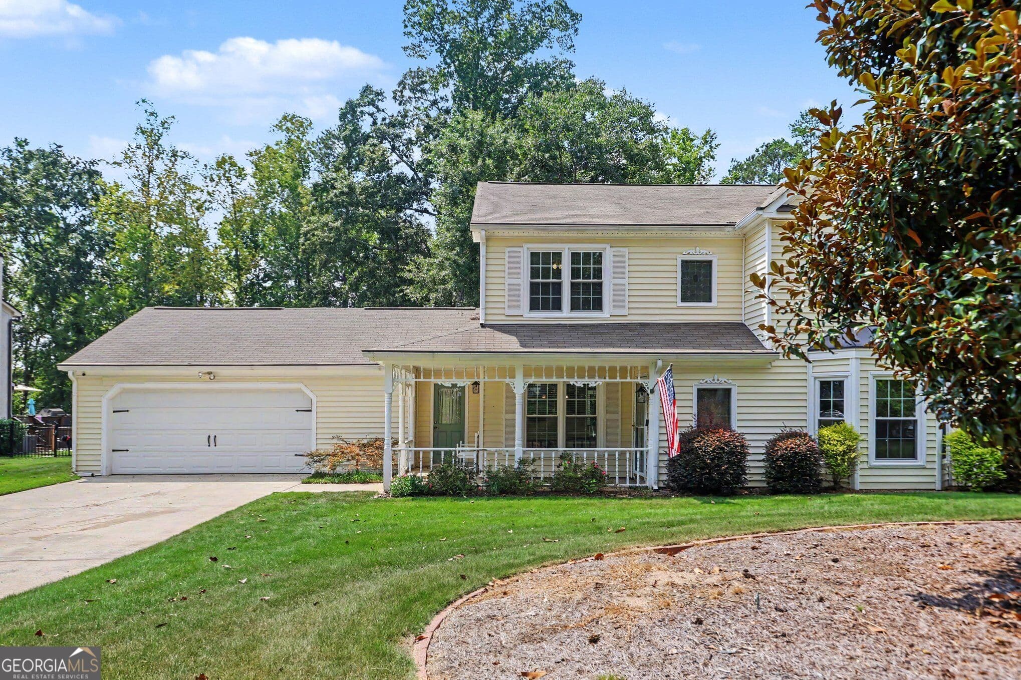 5 bedroom, 3.5 bathroom, 4,200 sq ft single family residence for sale at 111 Edgewater Way, Peachtree City, GA 30269 — photo 2