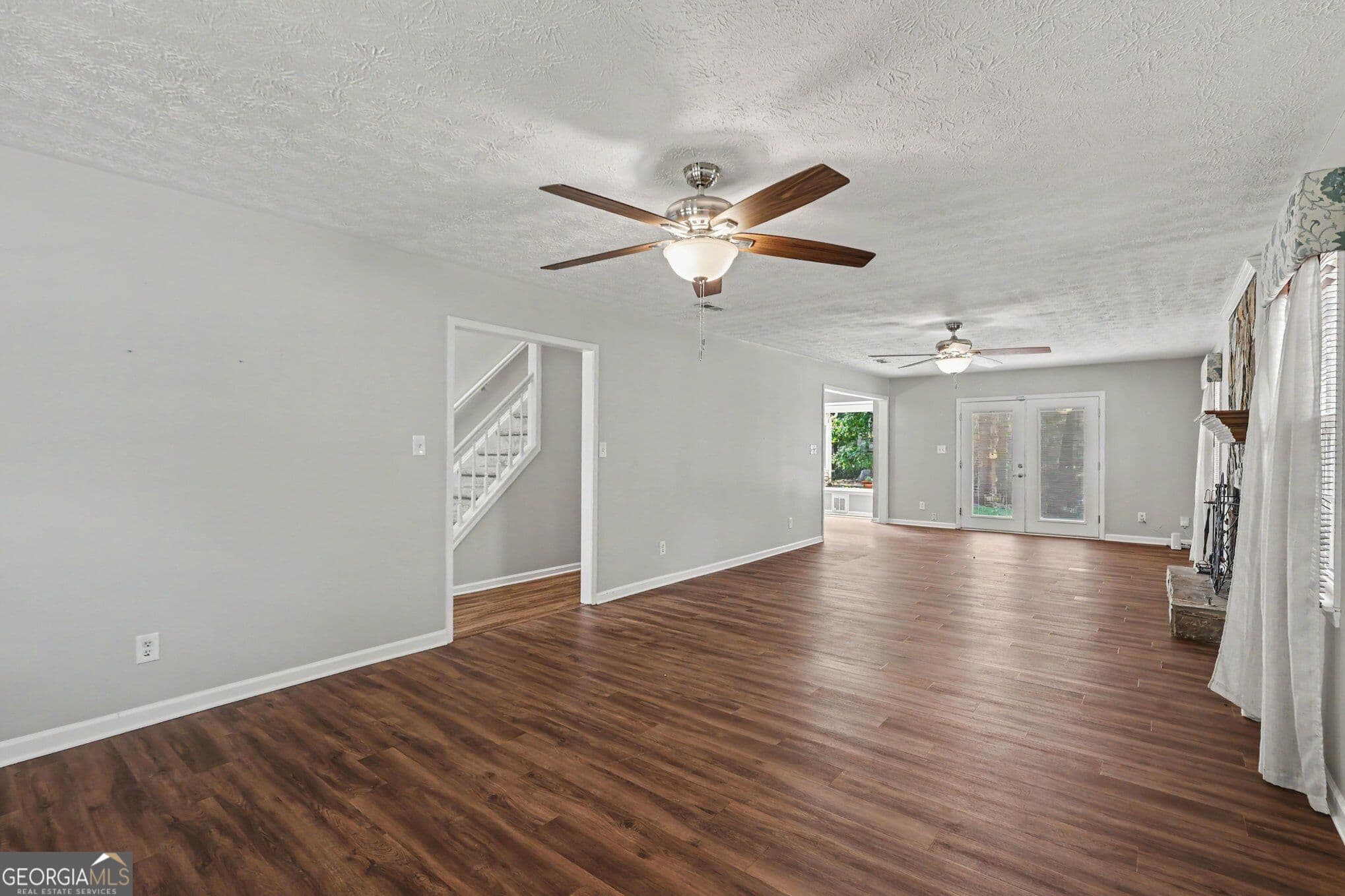 5 bedroom, 3.5 bathroom, 4,200 sq ft single family residence for sale at 111 Edgewater Way, Peachtree City, GA 30269 — photo 6