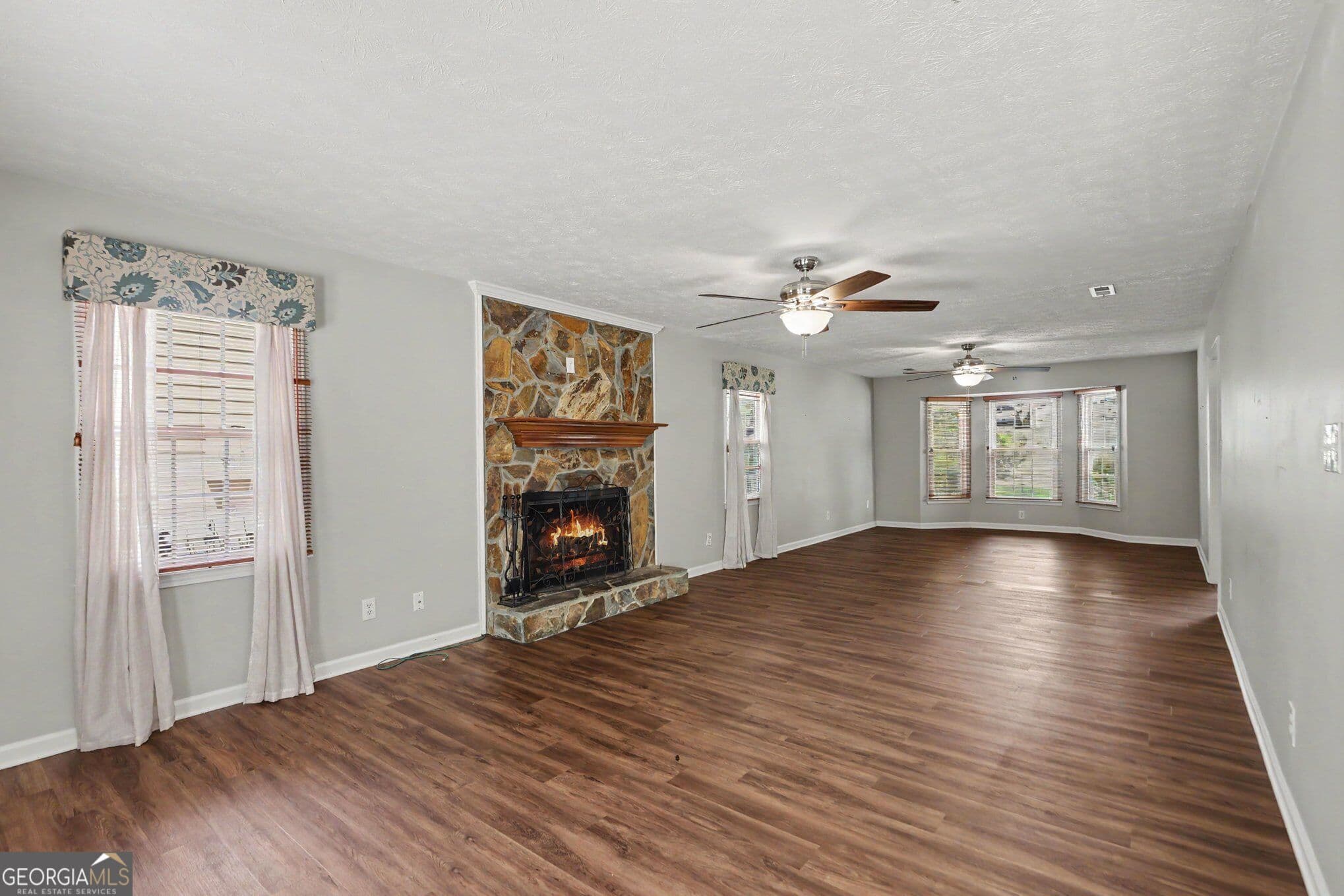 5 bedroom, 3.5 bathroom, 4,200 sq ft single family residence for sale at 111 Edgewater Way, Peachtree City, GA 30269 — photo 7