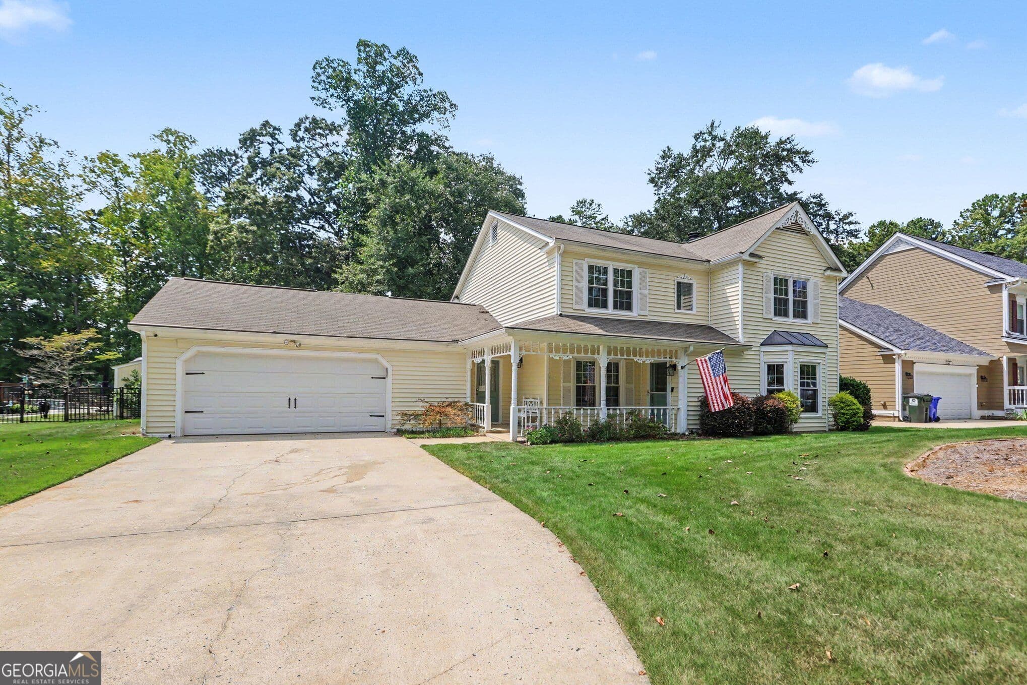 5 bedroom, 3.5 bathroom, 4,200 sq ft single family residence for sale at 111 Edgewater Way, Peachtree City, GA 30269 — photo 3