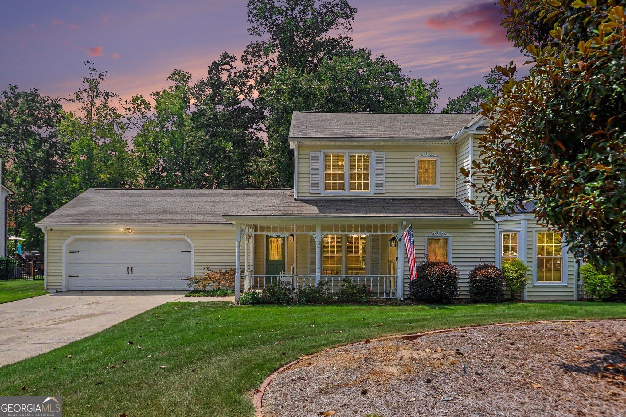 5 bedroom, 3.5 bathroom, 4,200 sq ft single family residence for sale at 111 Edgewater Way, Peachtree City, GA 30269 — photo 1 of 41