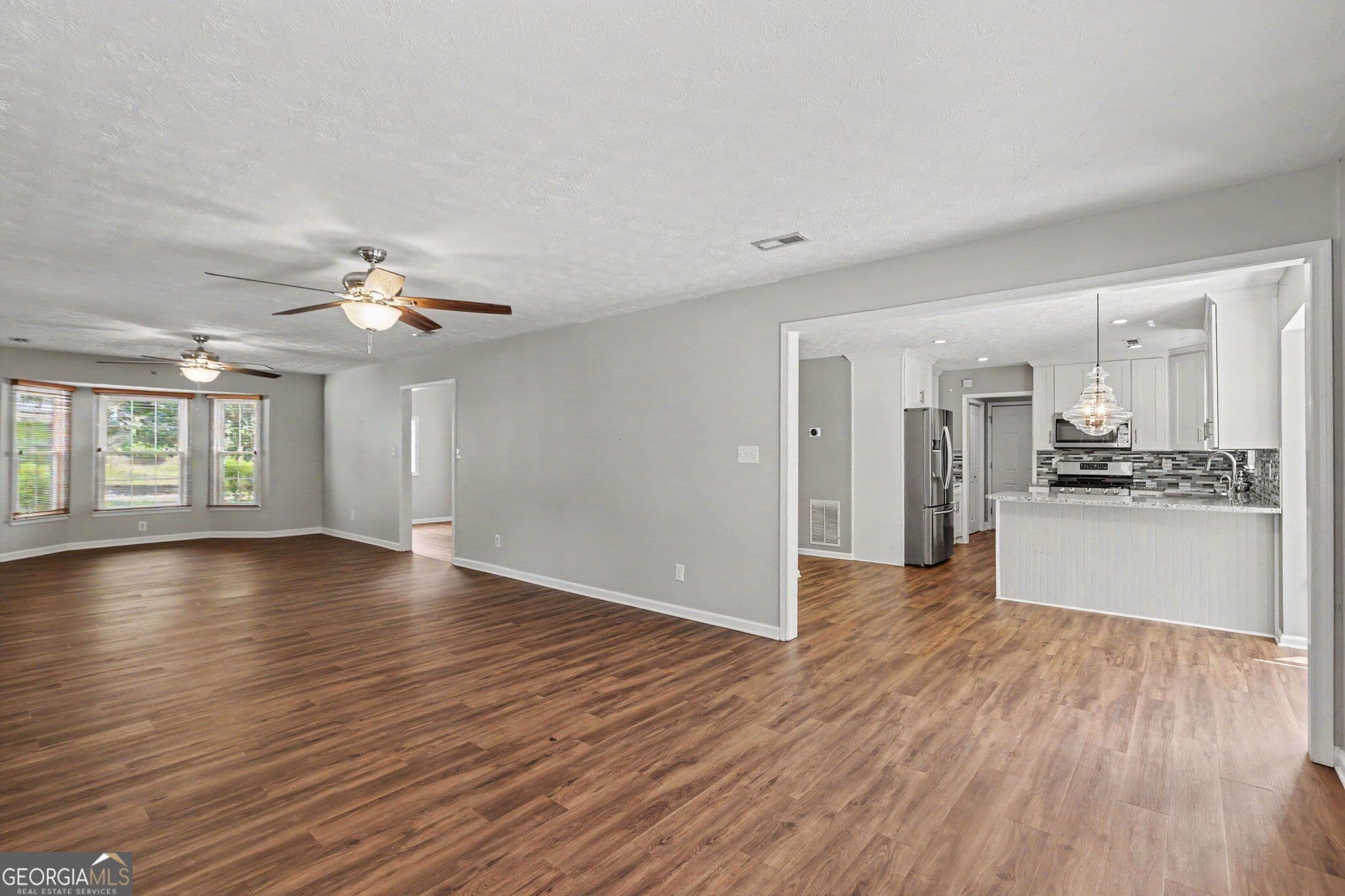 5 bedroom, 3.5 bathroom, 4,200 sq ft single family residence for sale at 111 Edgewater Way, Peachtree City, GA 30269 — photo 8